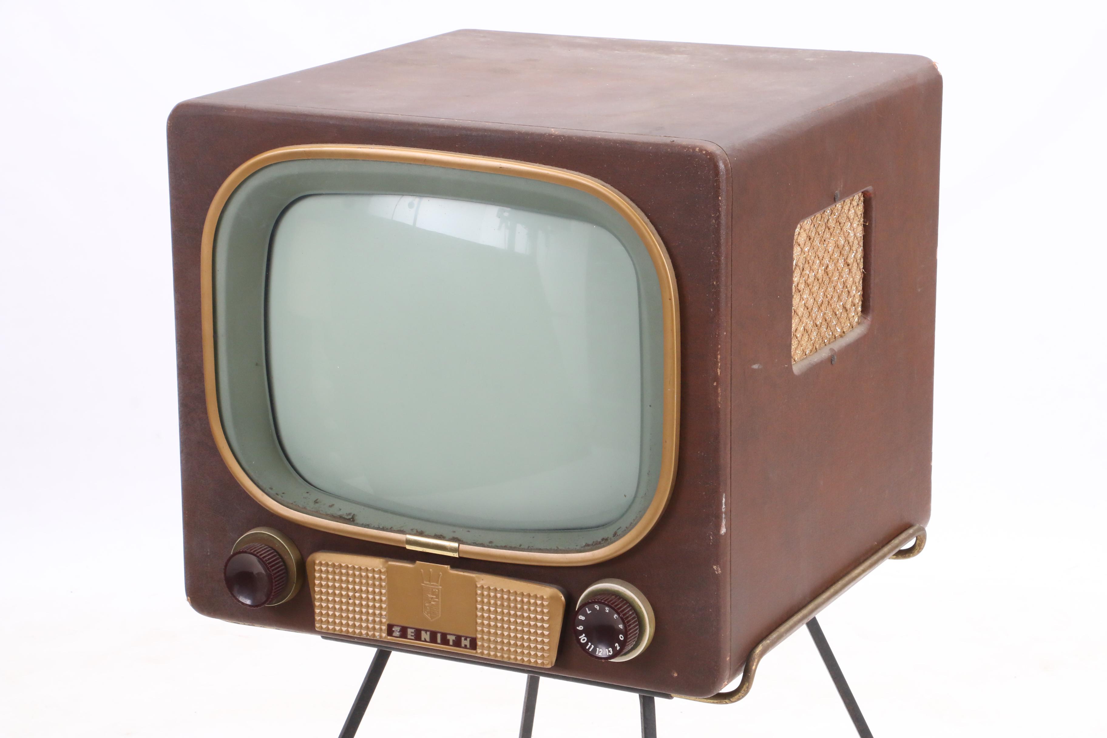 1950s Zenith Television with Bakelite Tuning Knobs