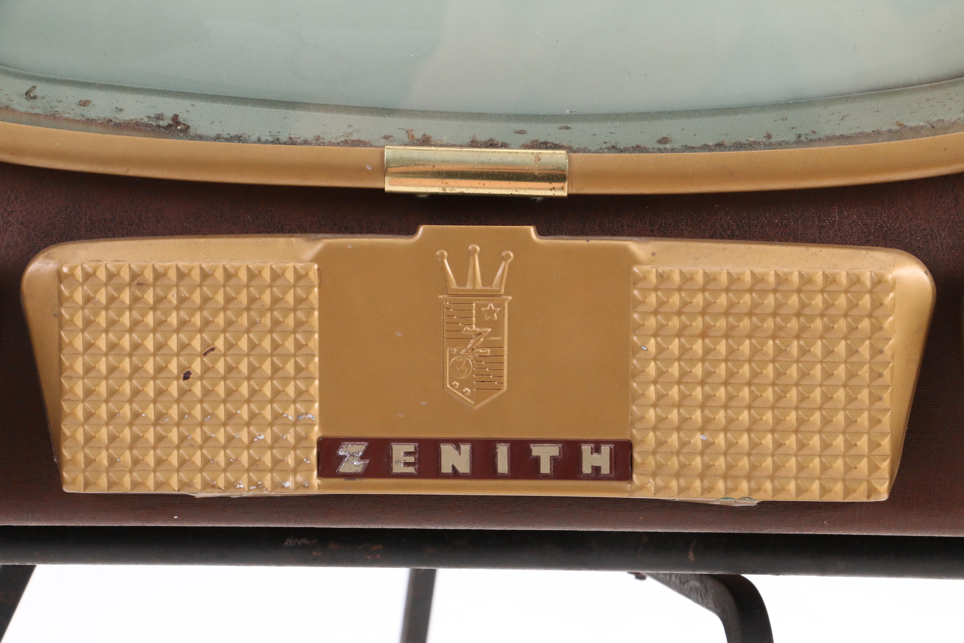 1950s Zenith Television with Bakelite Tuning Knobs