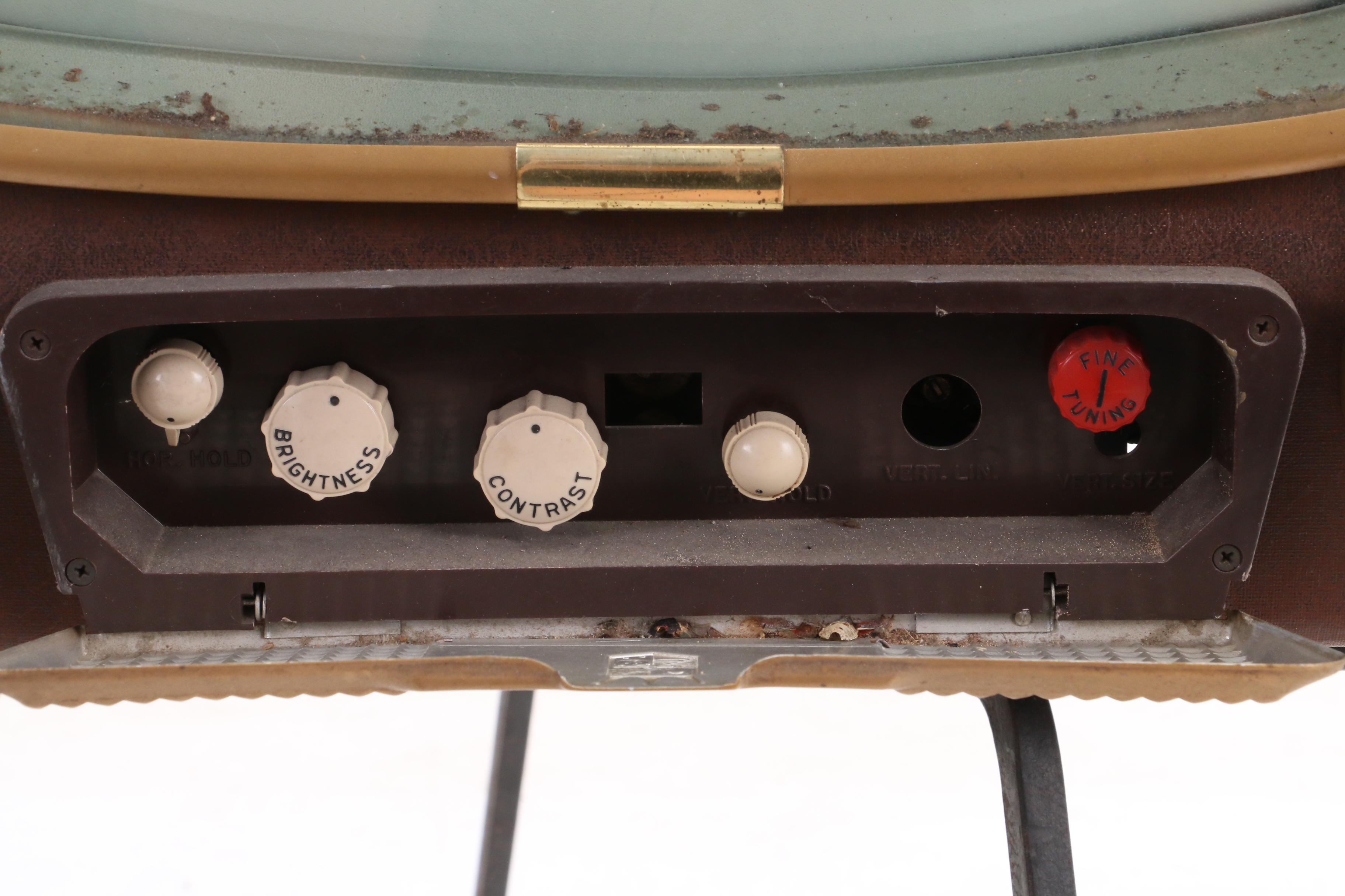 1950s Zenith Television with Bakelite Tuning Knobs