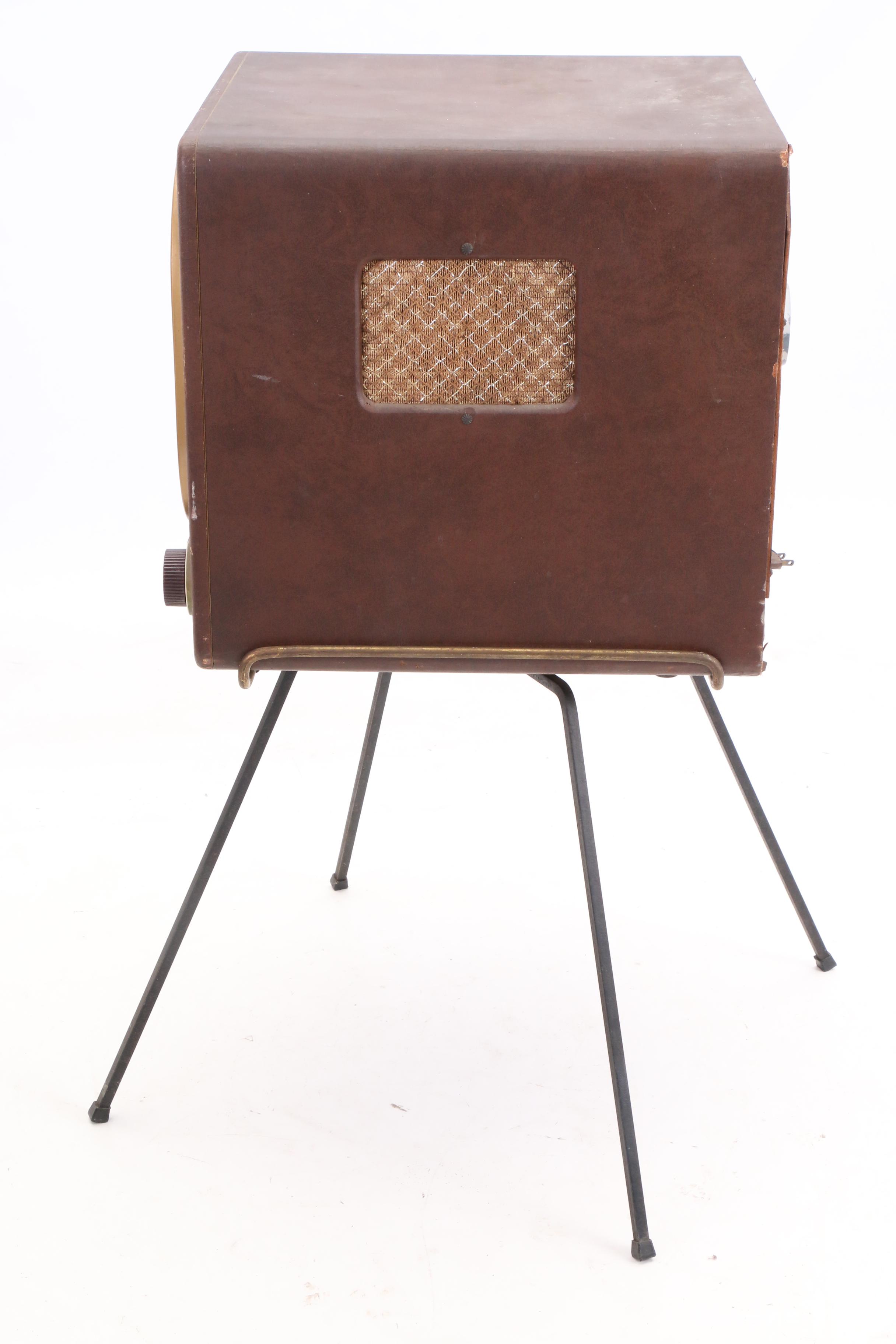 1950s Zenith Television with Bakelite Tuning Knobs