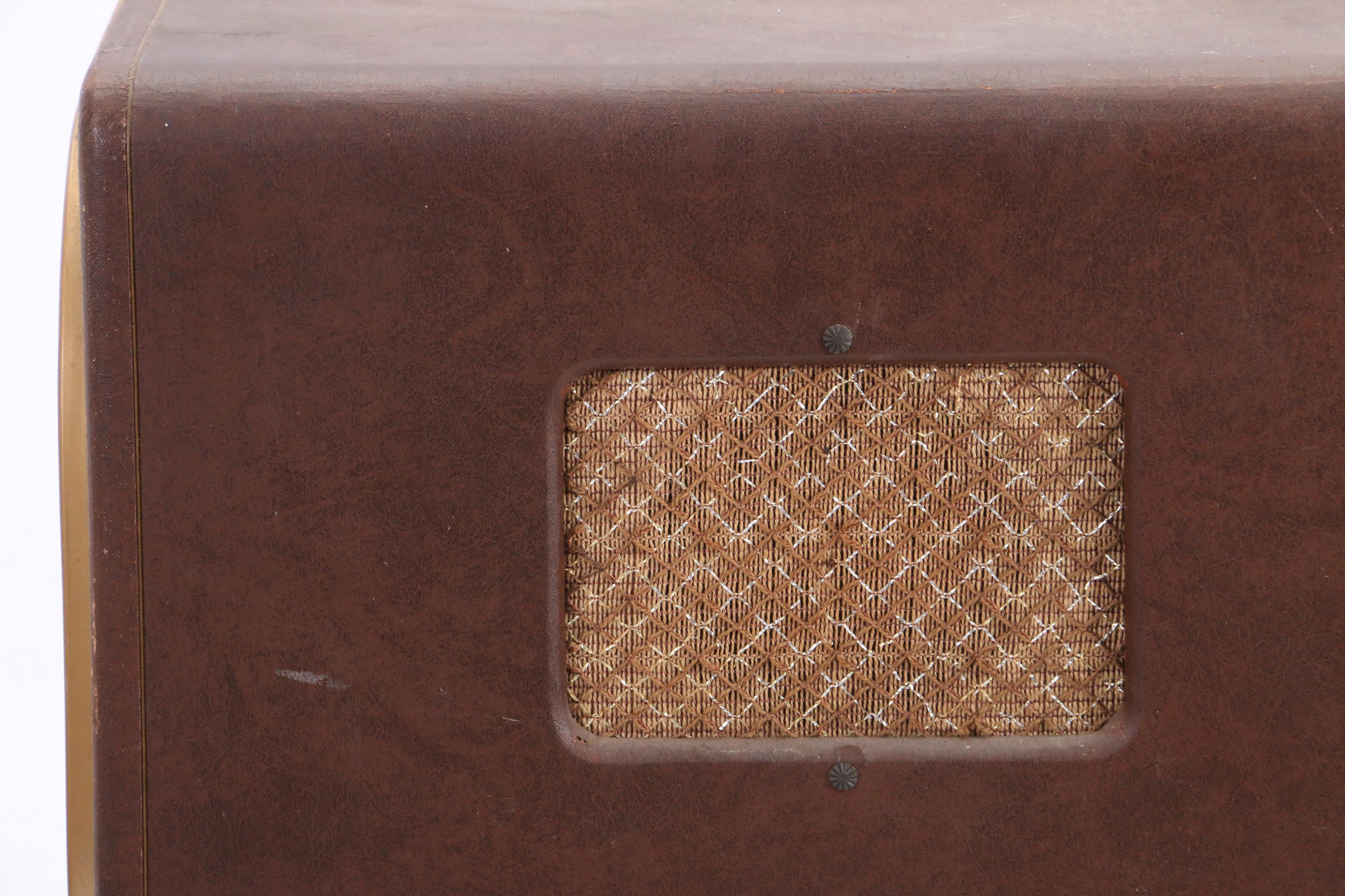 1950s Zenith Television with Bakelite Tuning Knobs