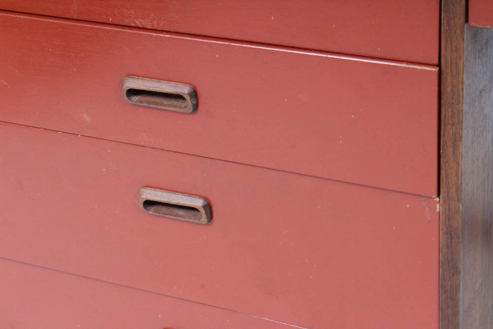 Modern Style Walnut Veneer Desk with Red Drawers