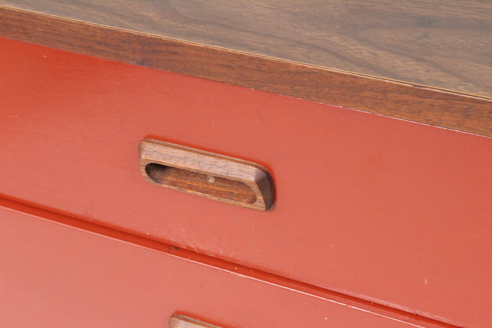 Modern Style Walnut Veneer Desk with Red Drawers