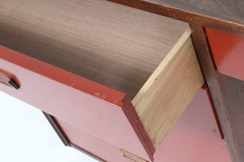 Modern Style Walnut Veneer Desk with Red Drawers