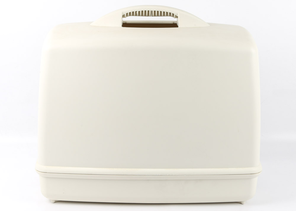 Singer Sewing Machine in Hard Case