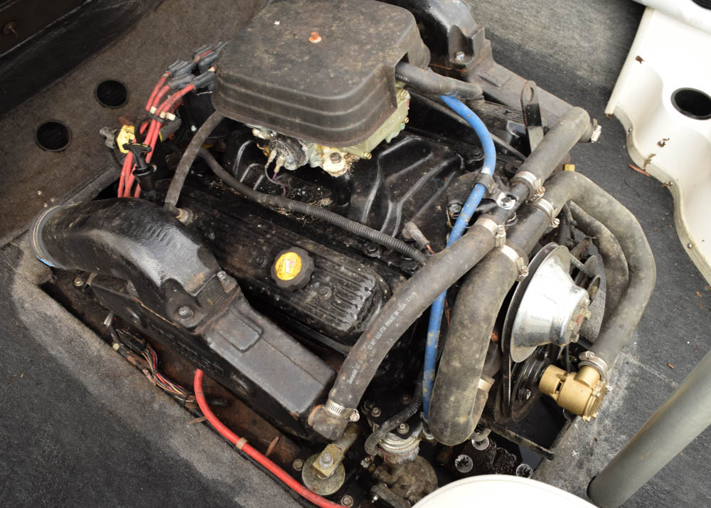 1999 Moomba Mobius 21-Foot Ski Boat and Boatmate Trailer