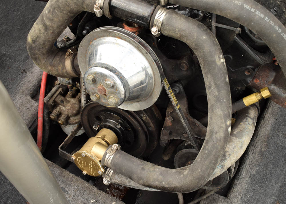 1999 Moomba Mobius 21-Foot Ski Boat and Boatmate Trailer