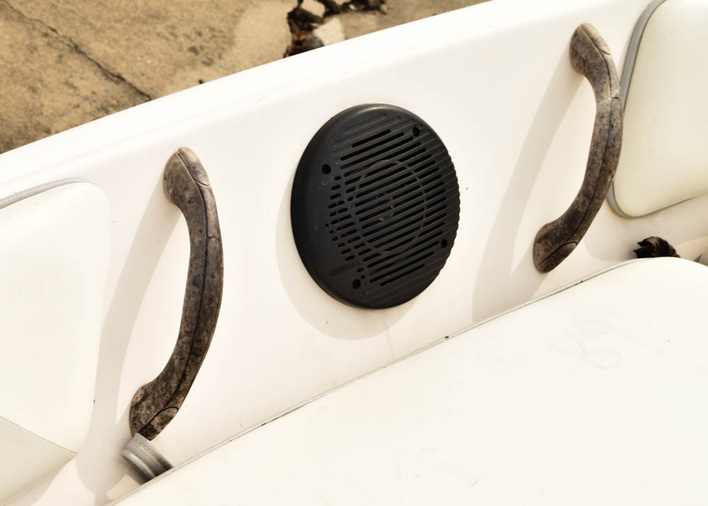 1999 Moomba Mobius 21-Foot Ski Boat and Boatmate Trailer