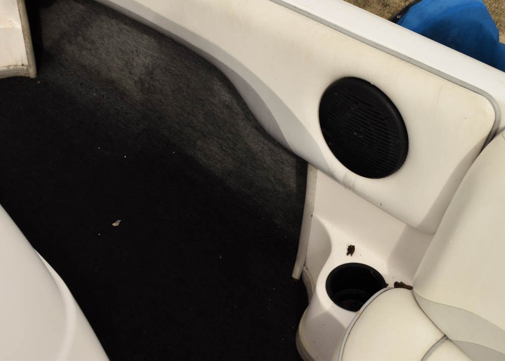 1999 Moomba Mobius 21-Foot Ski Boat and Boatmate Trailer