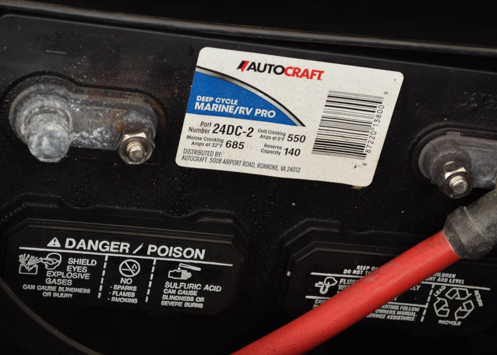 1999 Moomba Mobius 21-Foot Ski Boat and Boatmate Trailer