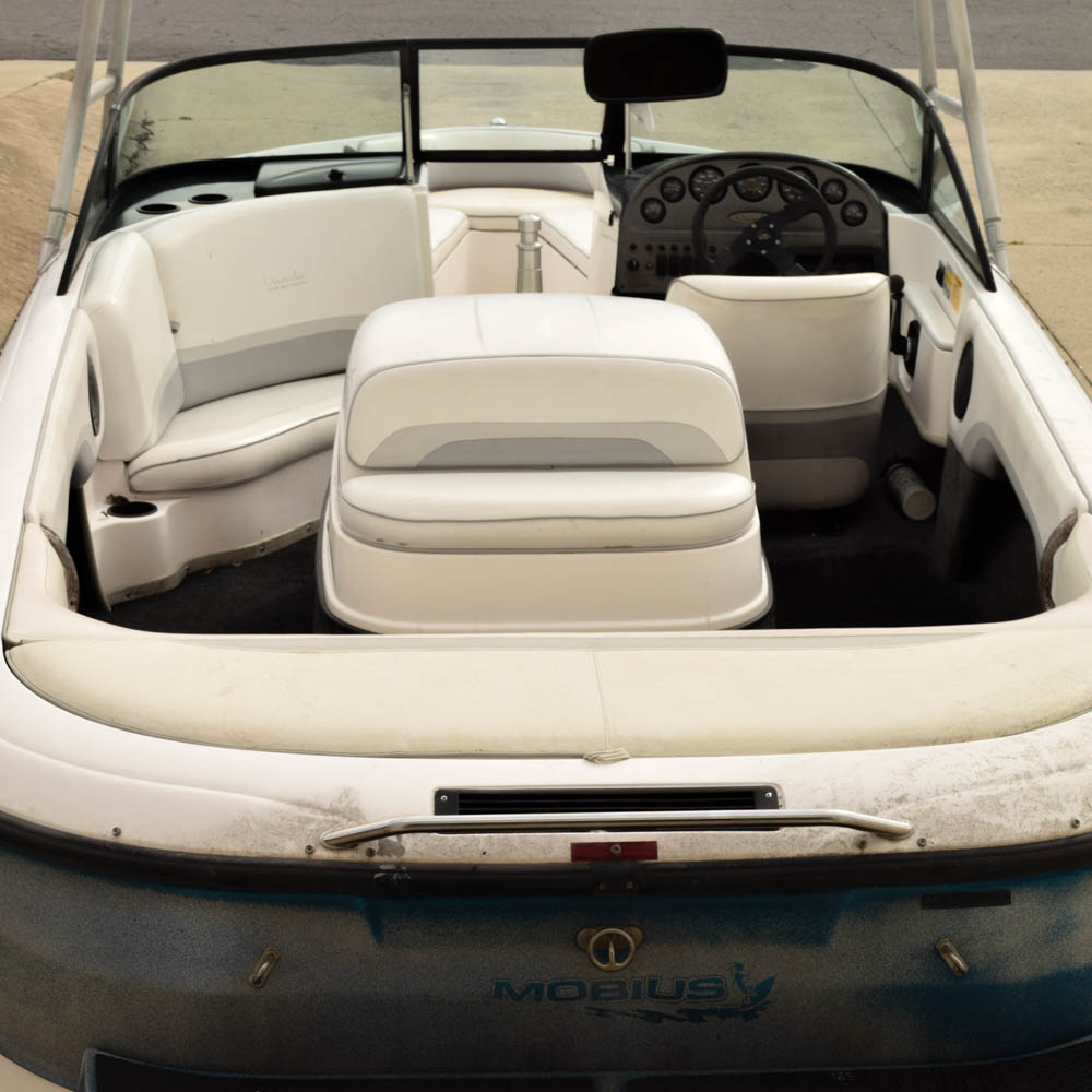 1999 Moomba Mobius 21-Foot Ski Boat and Boatmate Trailer