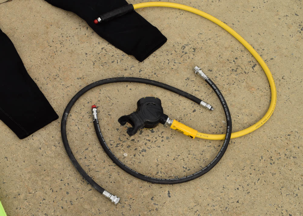 1999 Moomba Mobius 21-Foot Ski Boat and Boatmate Trailer