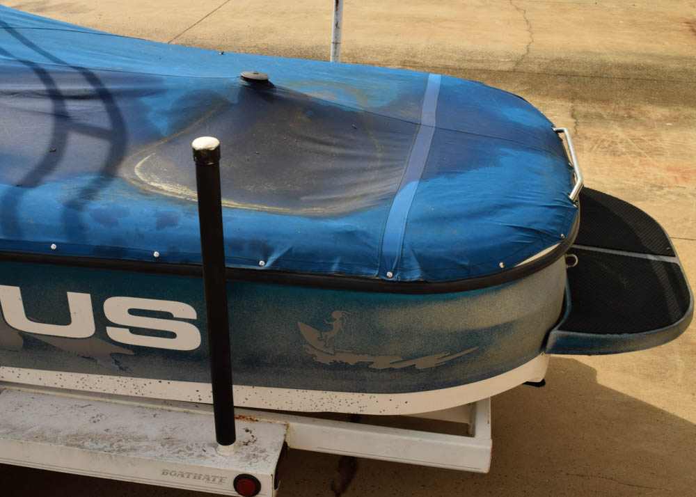 1999 Moomba Mobius 21-Foot Ski Boat and Boatmate Trailer