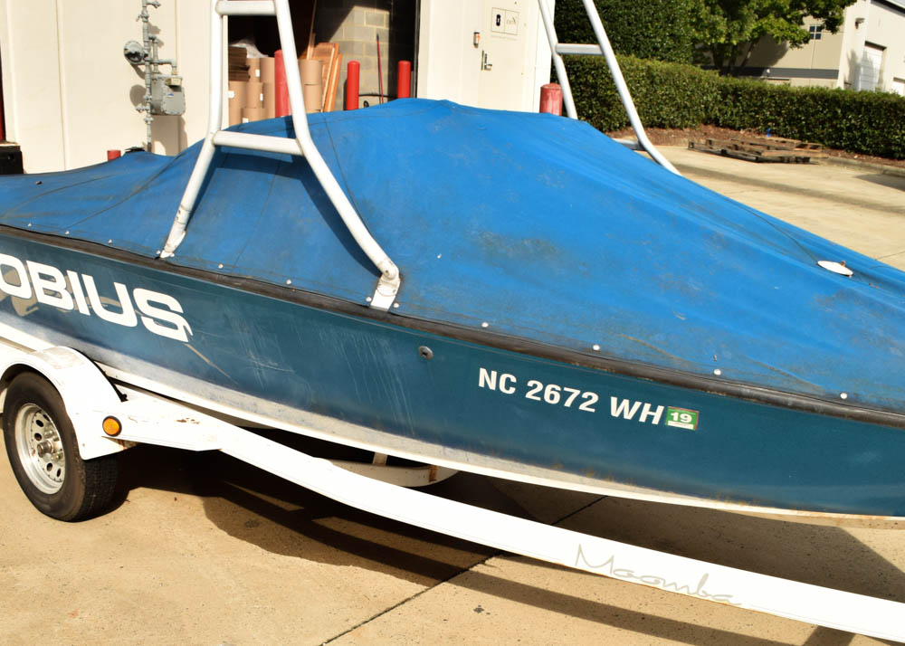 1999 Moomba Mobius 21-Foot Ski Boat and Boatmate Trailer