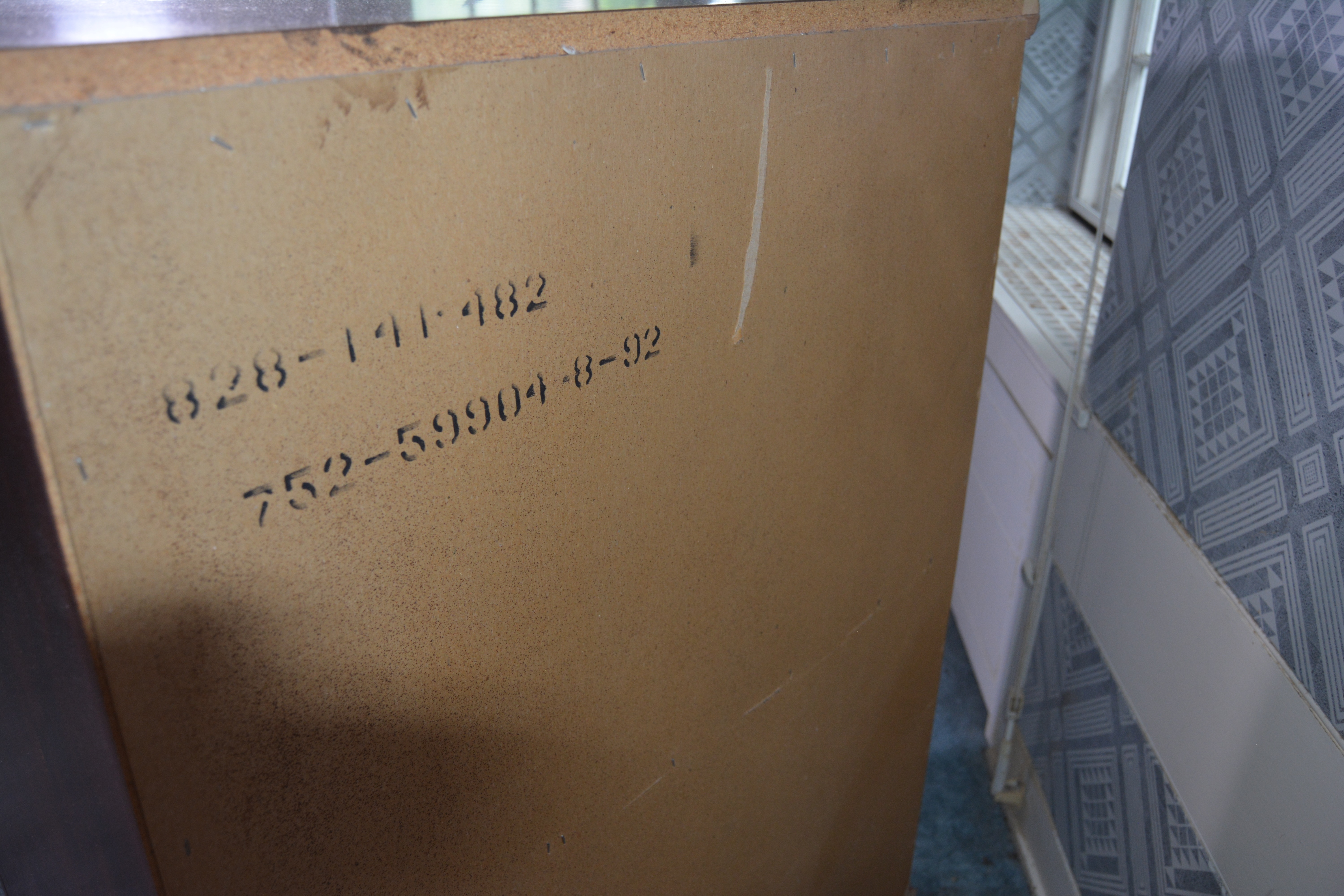 Federal Style Mahogany Veneer Chest of Drawers by Lea, Mid-20th Century