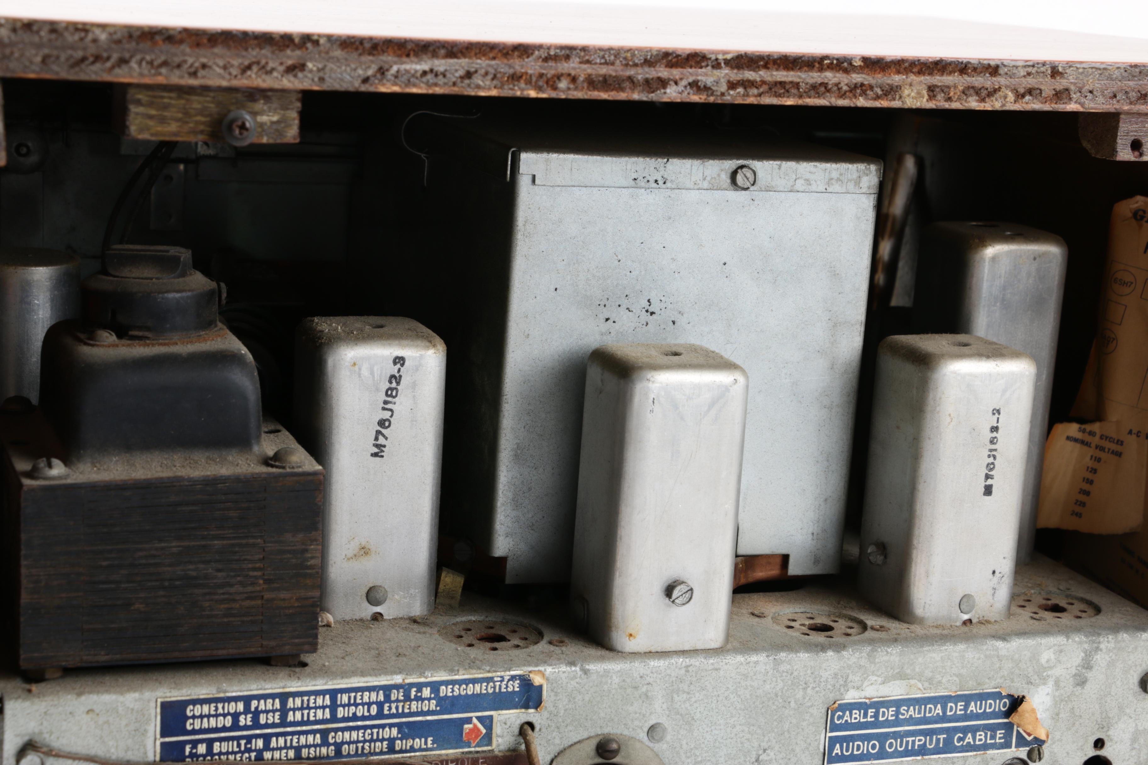 1949 General Electric Tabletop FM Radio, Model XFM-1