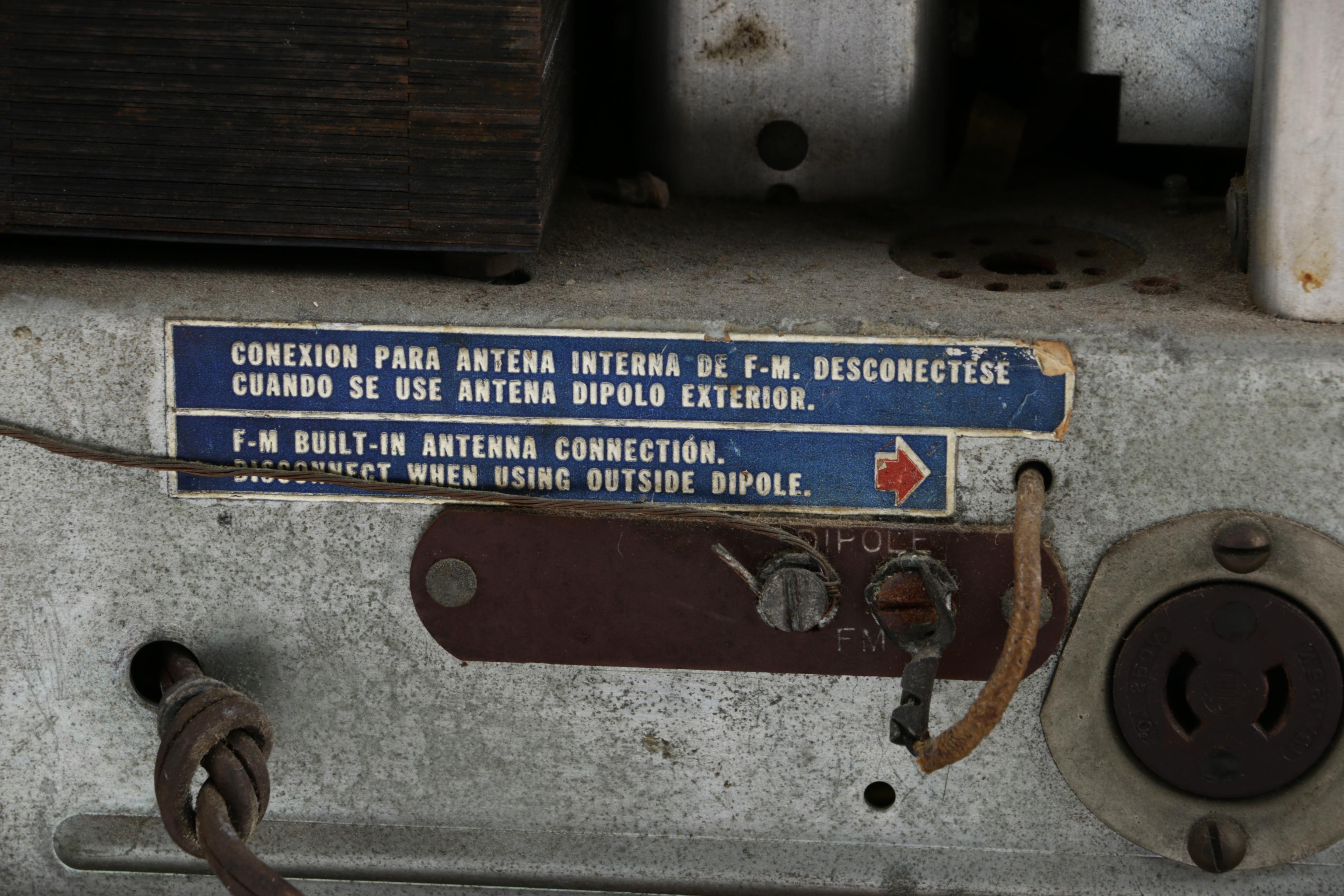 1949 General Electric Tabletop FM Radio, Model XFM-1