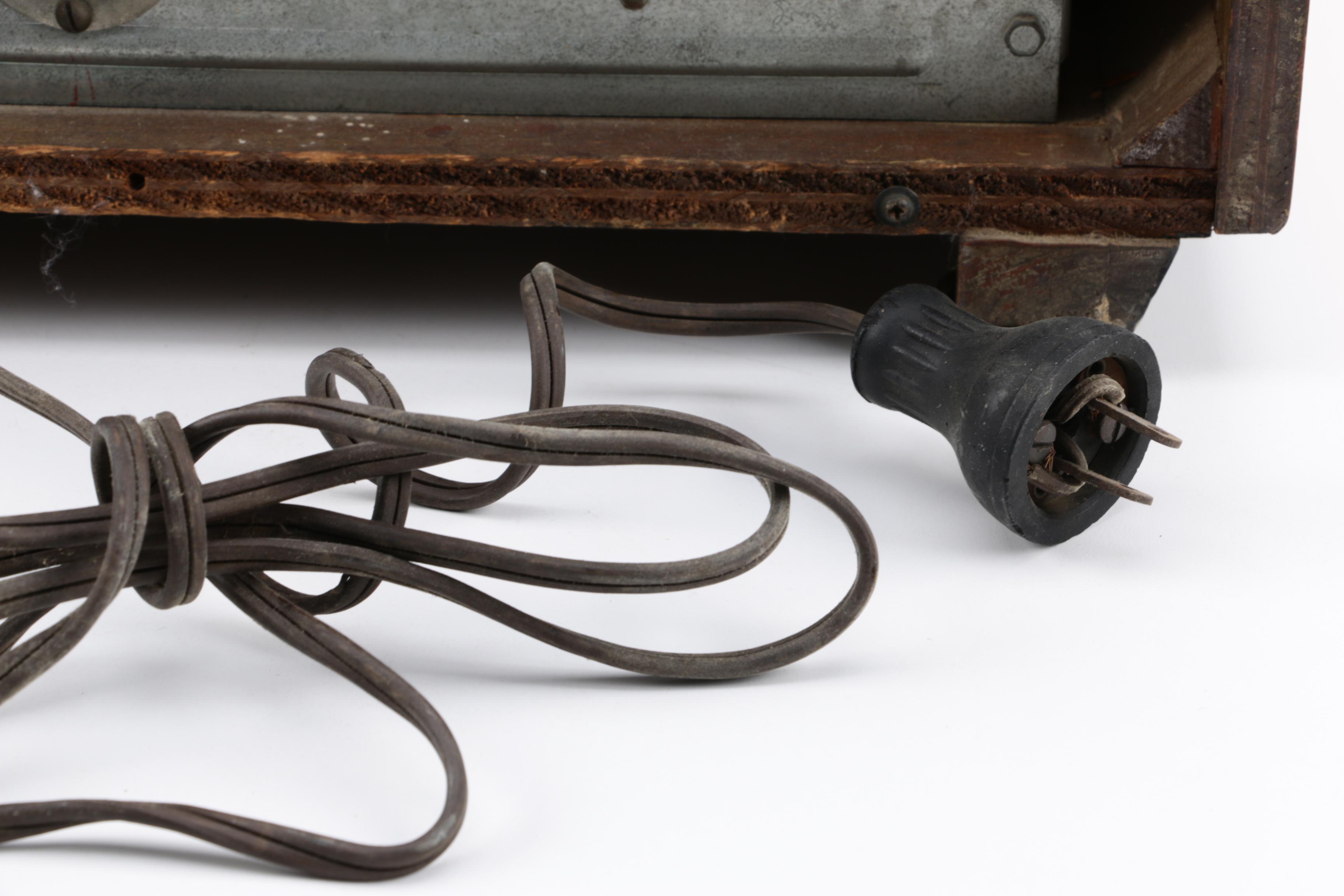 1949 General Electric Tabletop FM Radio, Model XFM-1