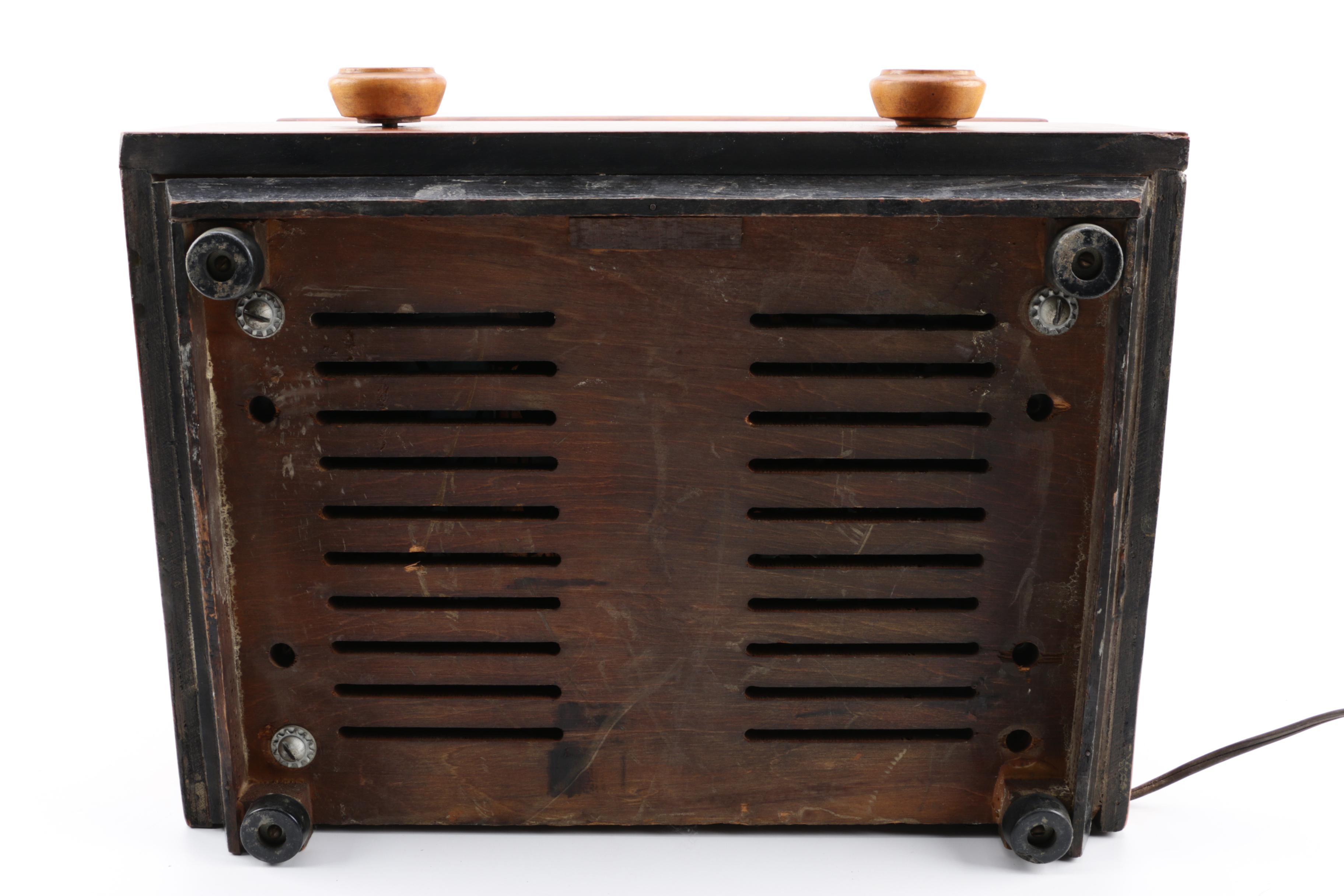 1949 General Electric Tabletop FM Radio, Model XFM-1