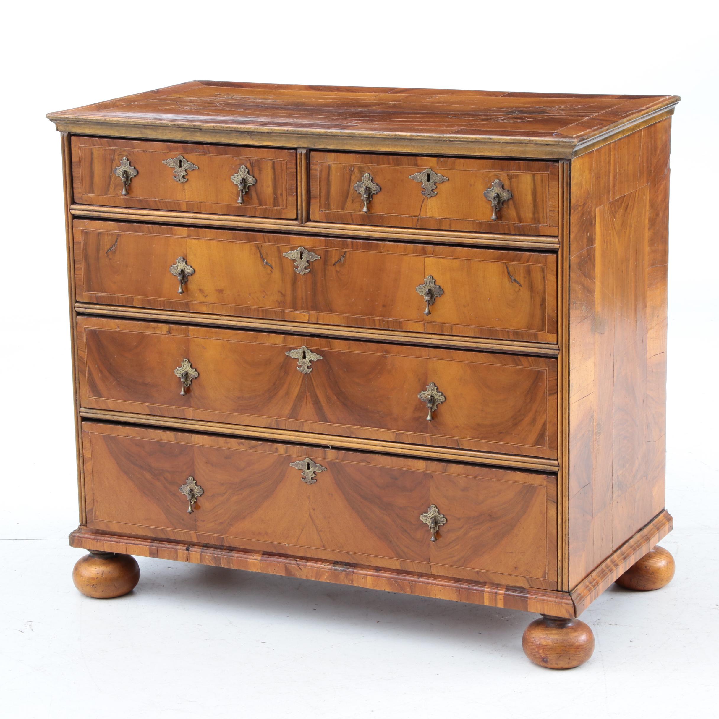 George I Walnut Chest of Drawers, Early 18th Century