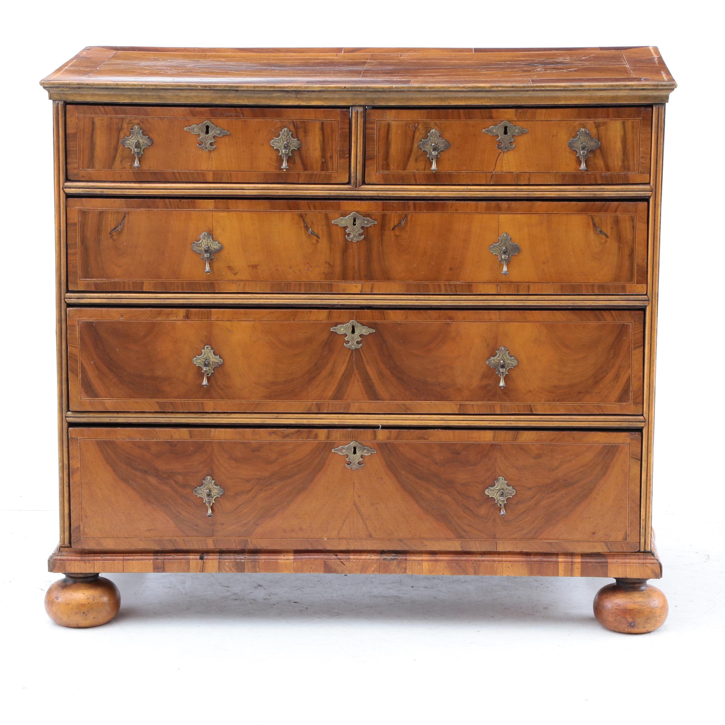 George I Walnut Chest of Drawers, Early 18th Century