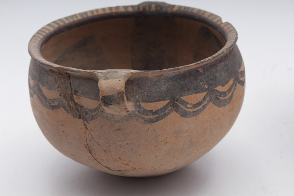 Archaistic Pottery Jars