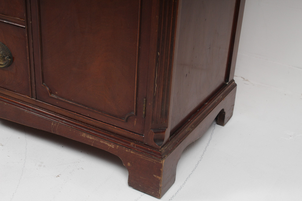 Vintage Hepplewhite Style Mahogany Veneer Credenza