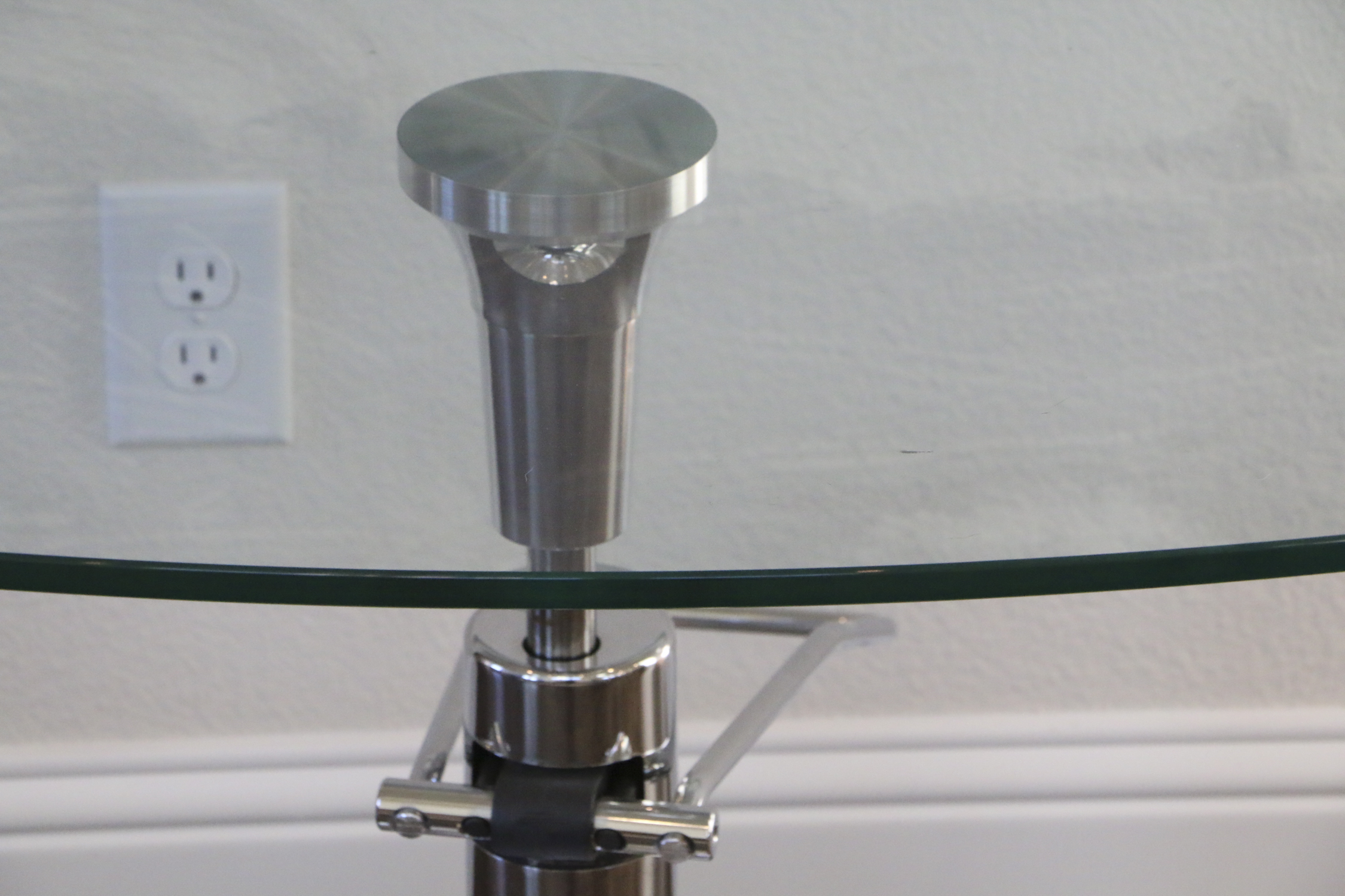 Hydra Design Glass Top Adjustable Coffee Table