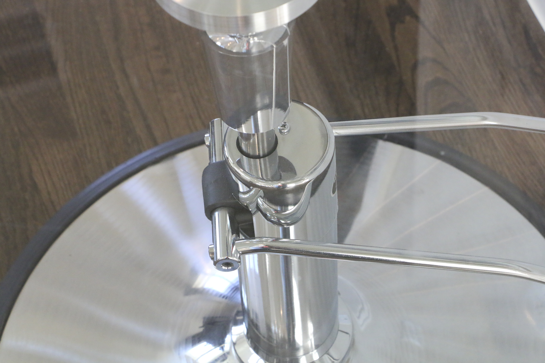 Hydra Design Glass Top Adjustable Coffee Table