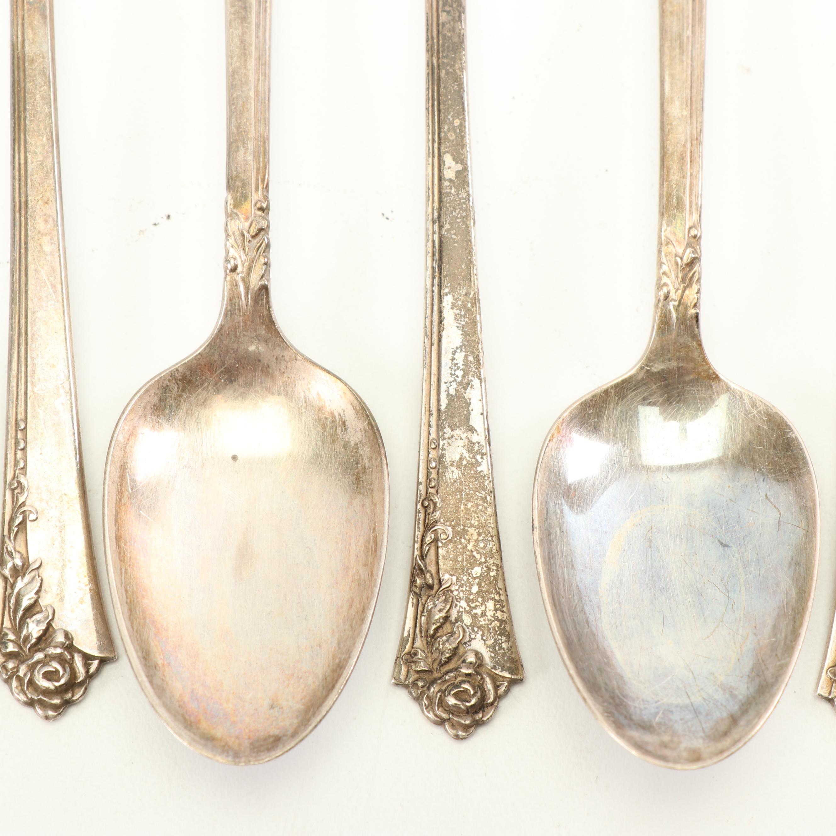 Oneida Heirloom "Damask Rose" Sterling Silver Flatware Set with Chest