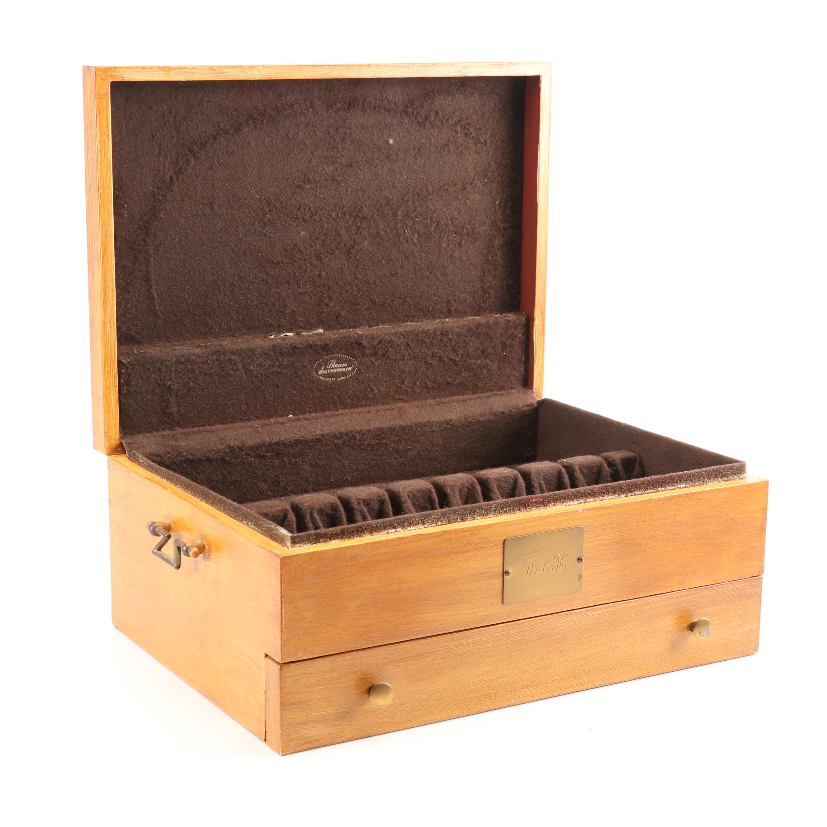 Oneida Heirloom "Damask Rose" Sterling Silver Flatware Set with Chest