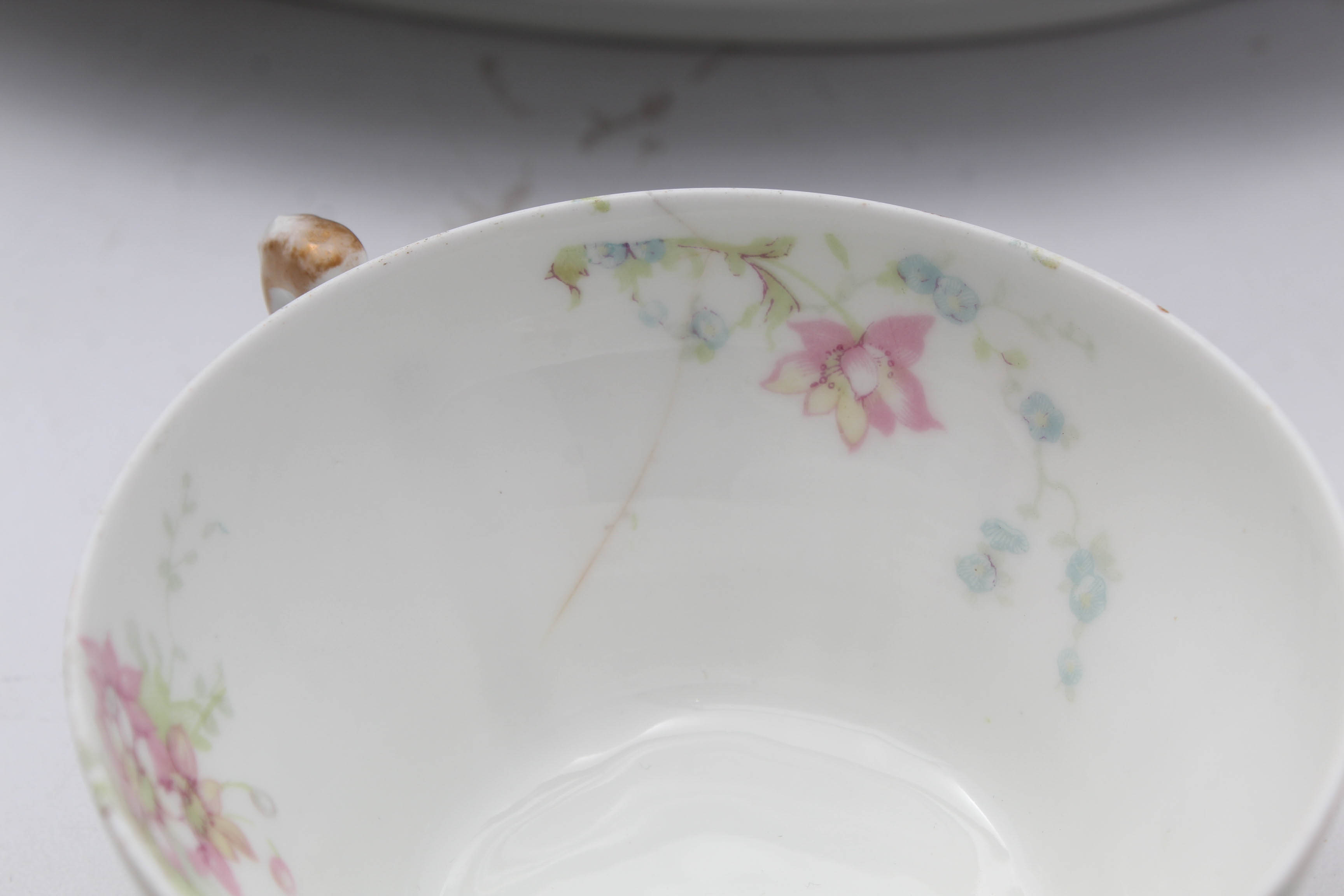 Theodore Haviland Limoges Schleiger 1014-2 Porcelain Dinner Service for 10