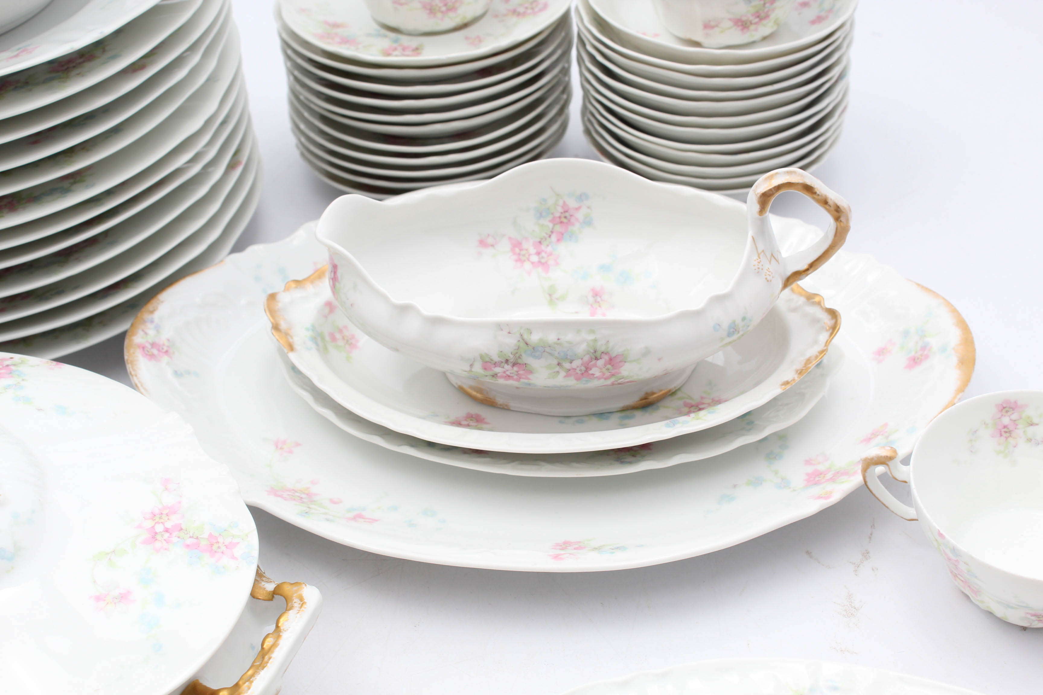 Theodore Haviland Limoges Schleiger 1014-2 Porcelain Dinner Service for 10