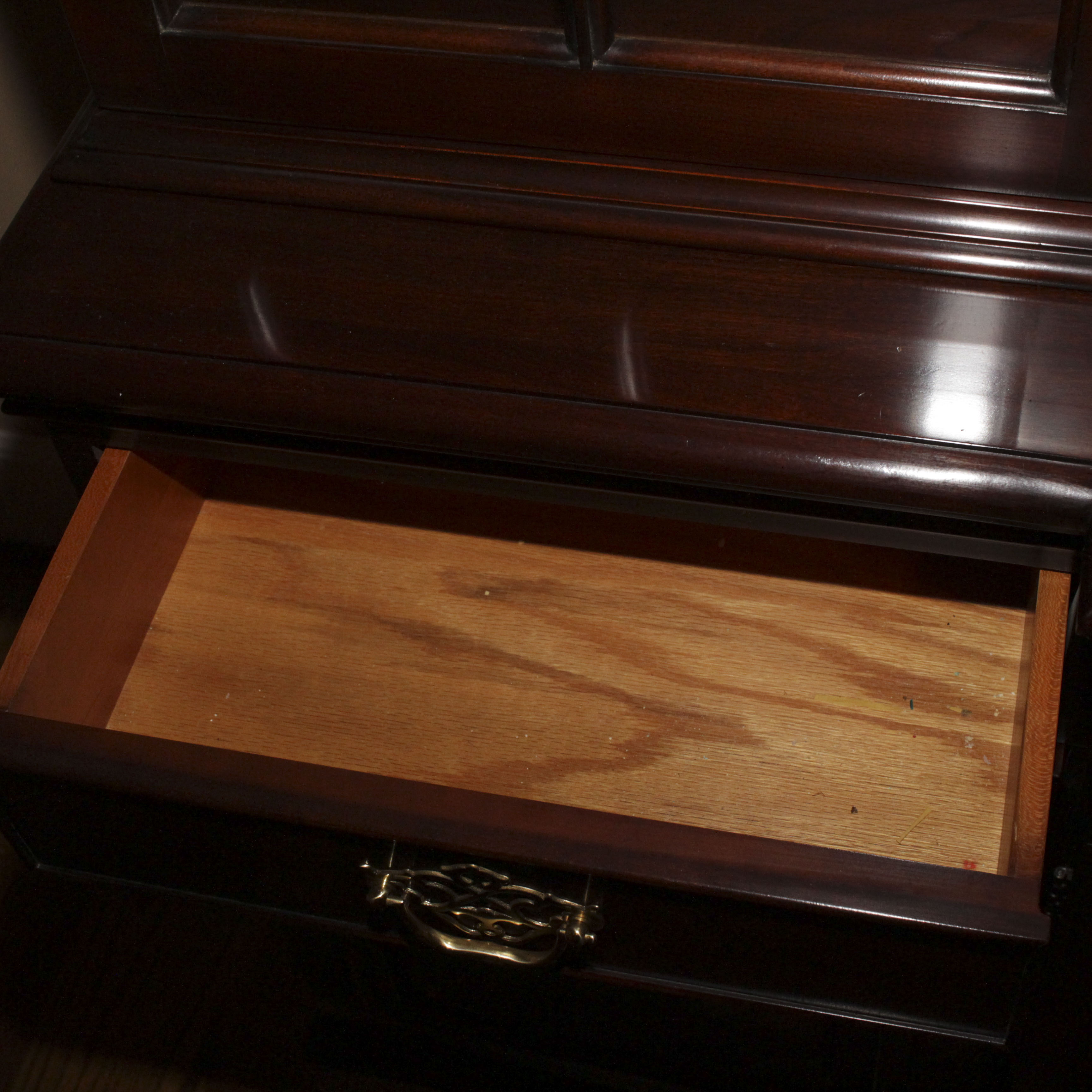 Statton Chippendale Style Breakfront China Cabinet