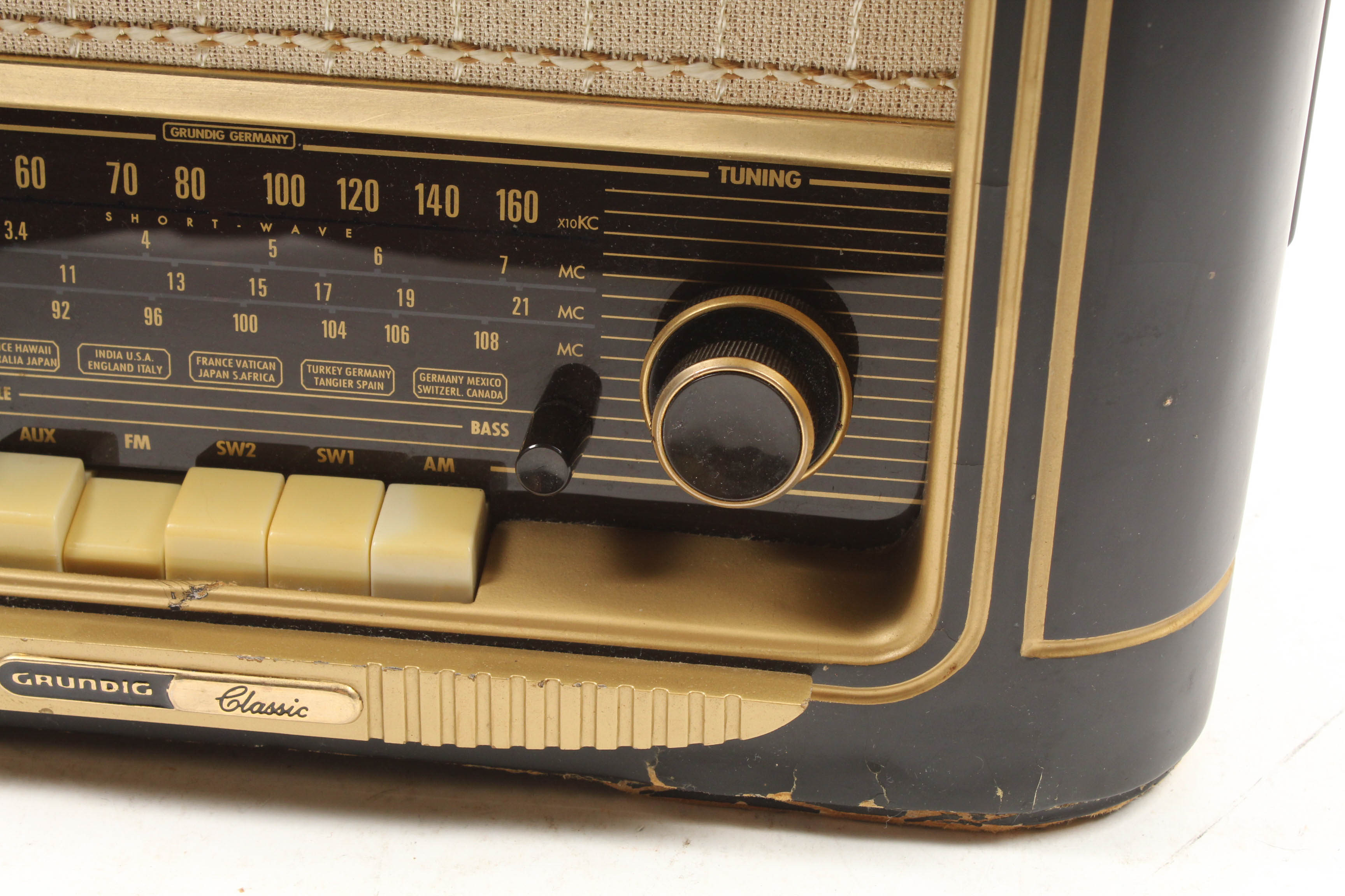 Grundig Model 960 Tabletop Radio