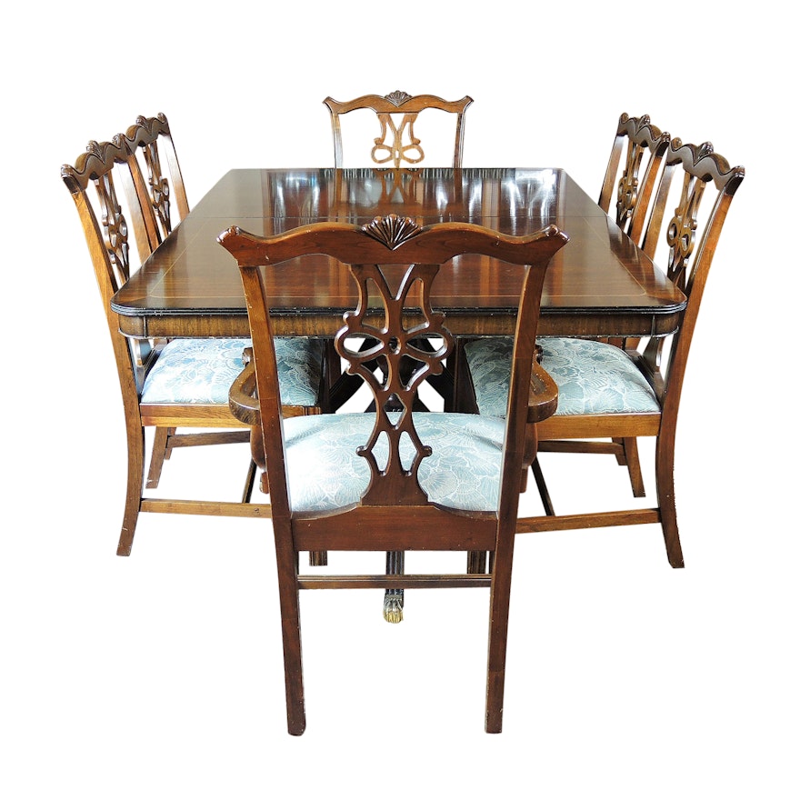 Chippendale Style Walnut Dining Table and Chairs, Late 20th Century