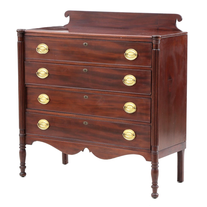 American Federal Chest of Drawers, Early 19th Century