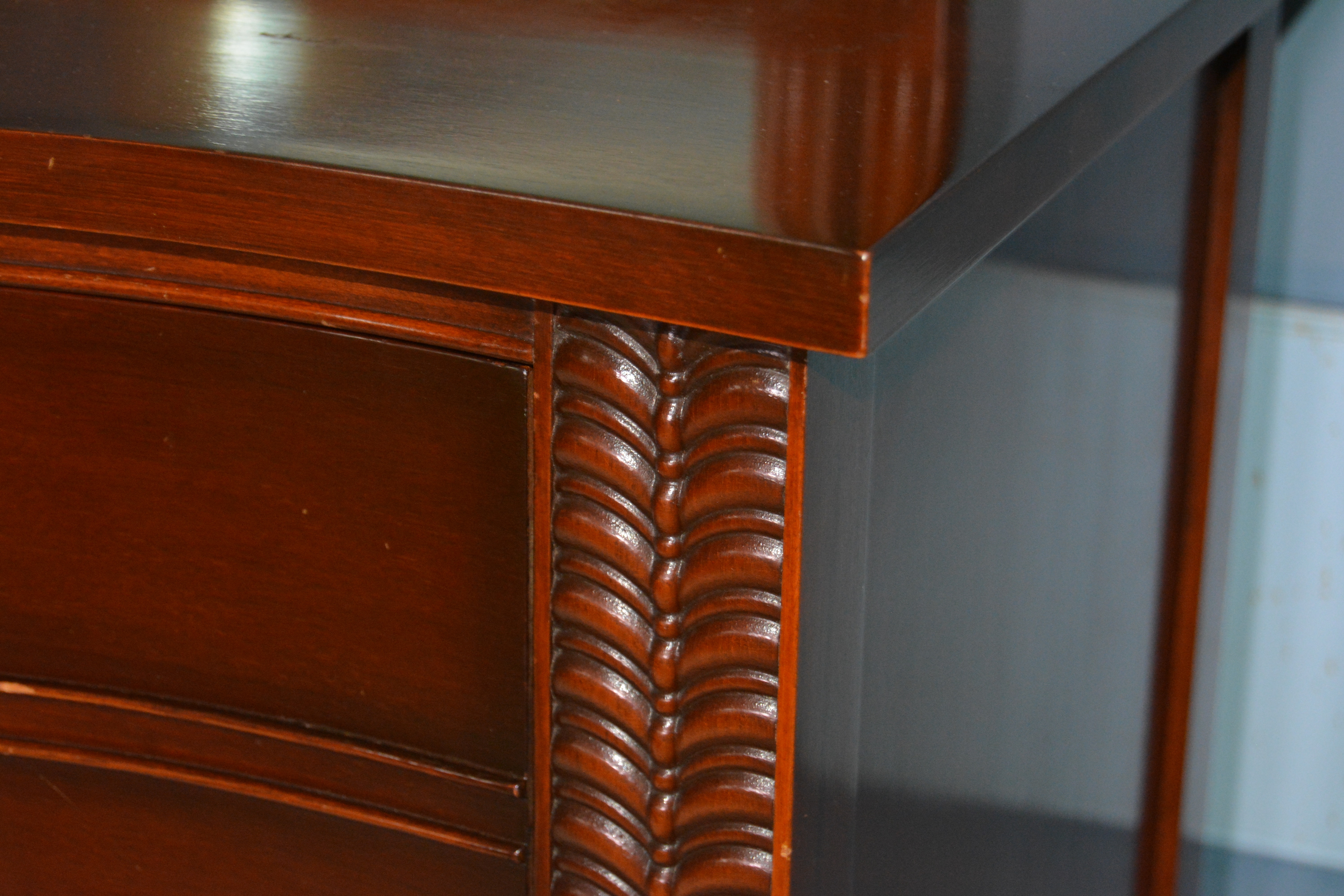 Federal Style Mahogany Dresser and Mirror by Drexel Furniture, Mid-20th Century