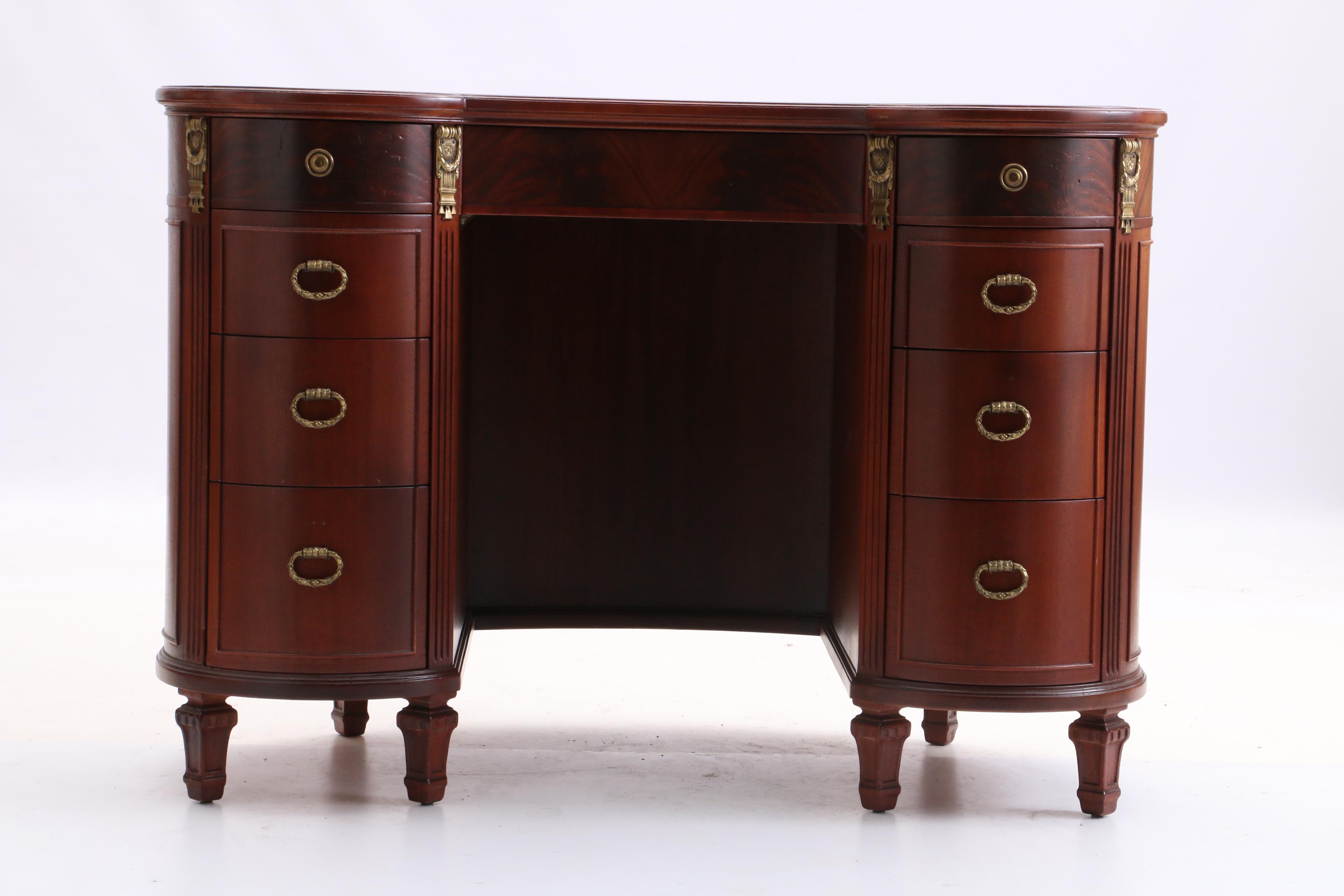 Federal Style Kidney Shape Knee Hole Desk