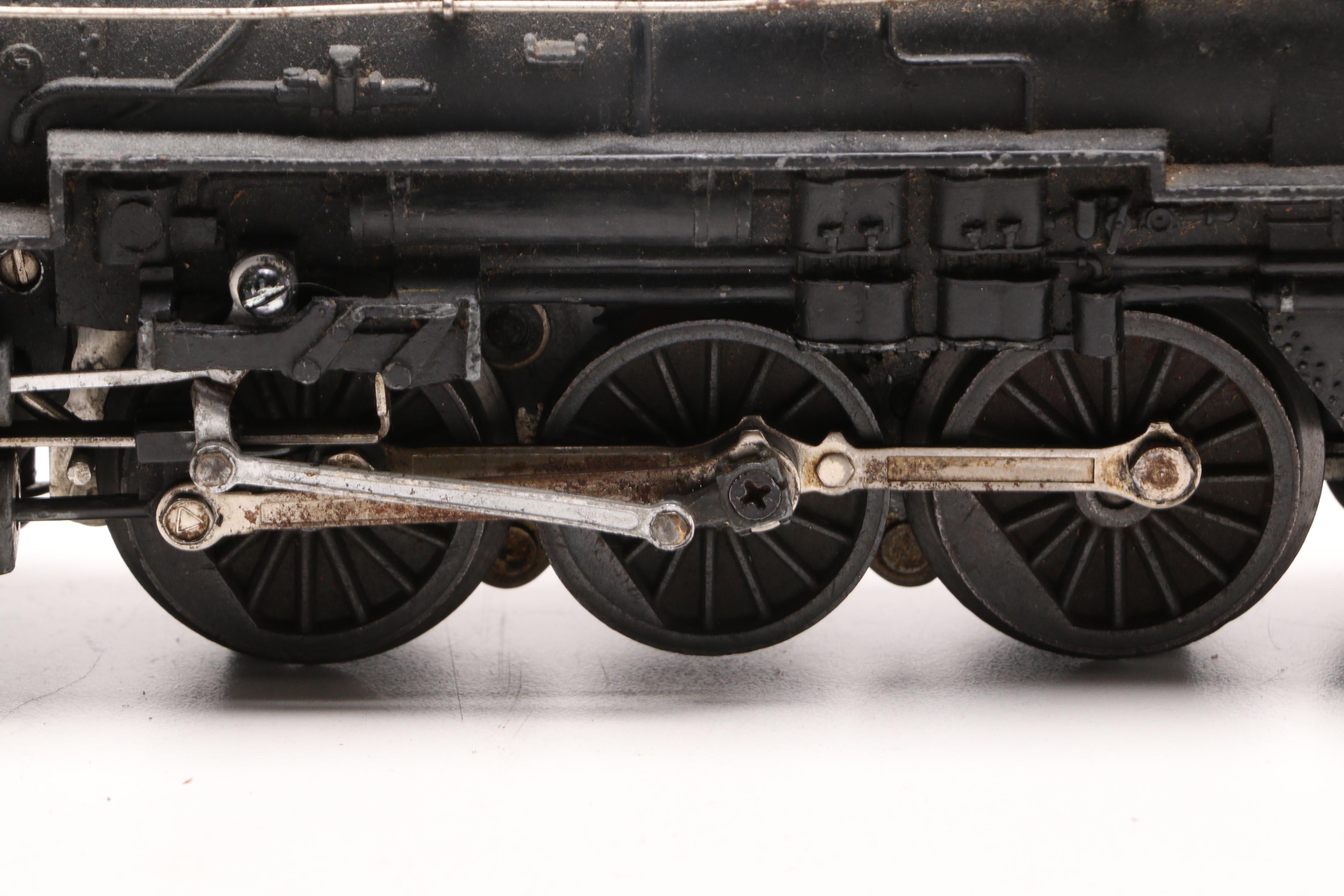 1940s-1950s Lionel Locomotive Model Train With Metal Plate