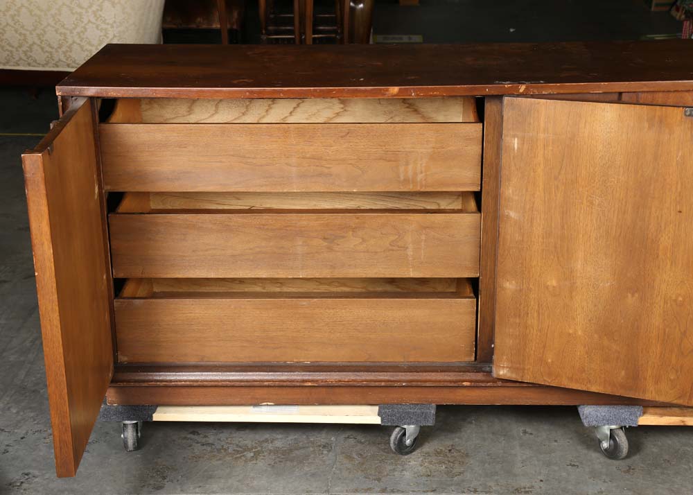 Mid Century Modern Walnut Broyhill "Brasilia" Buffet