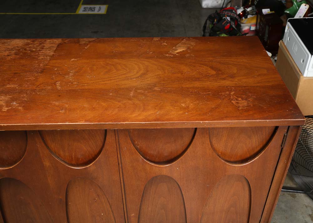 Mid Century Modern Walnut Broyhill "Brasilia" Buffet