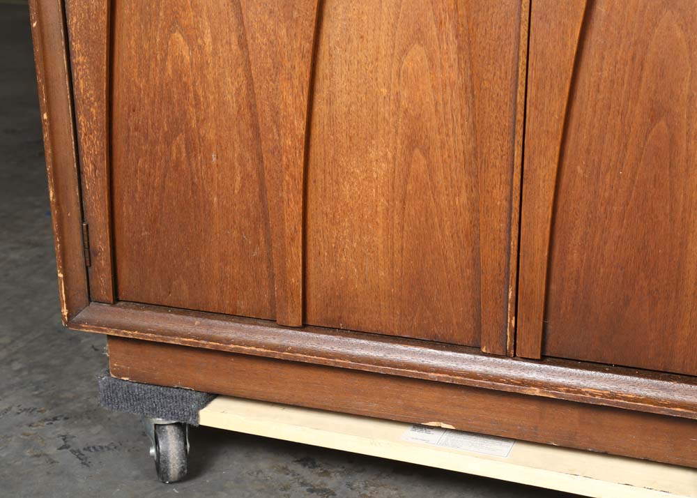 Mid Century Modern Walnut Broyhill "Brasilia" Buffet