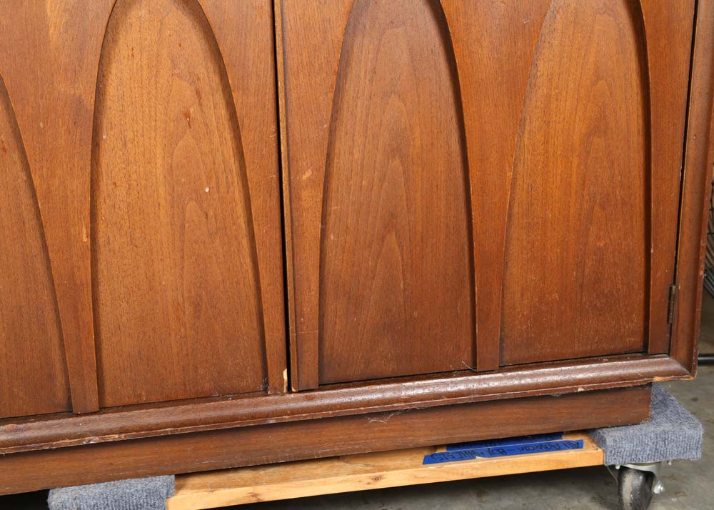 Mid Century Modern Walnut Broyhill "Brasilia" Buffet