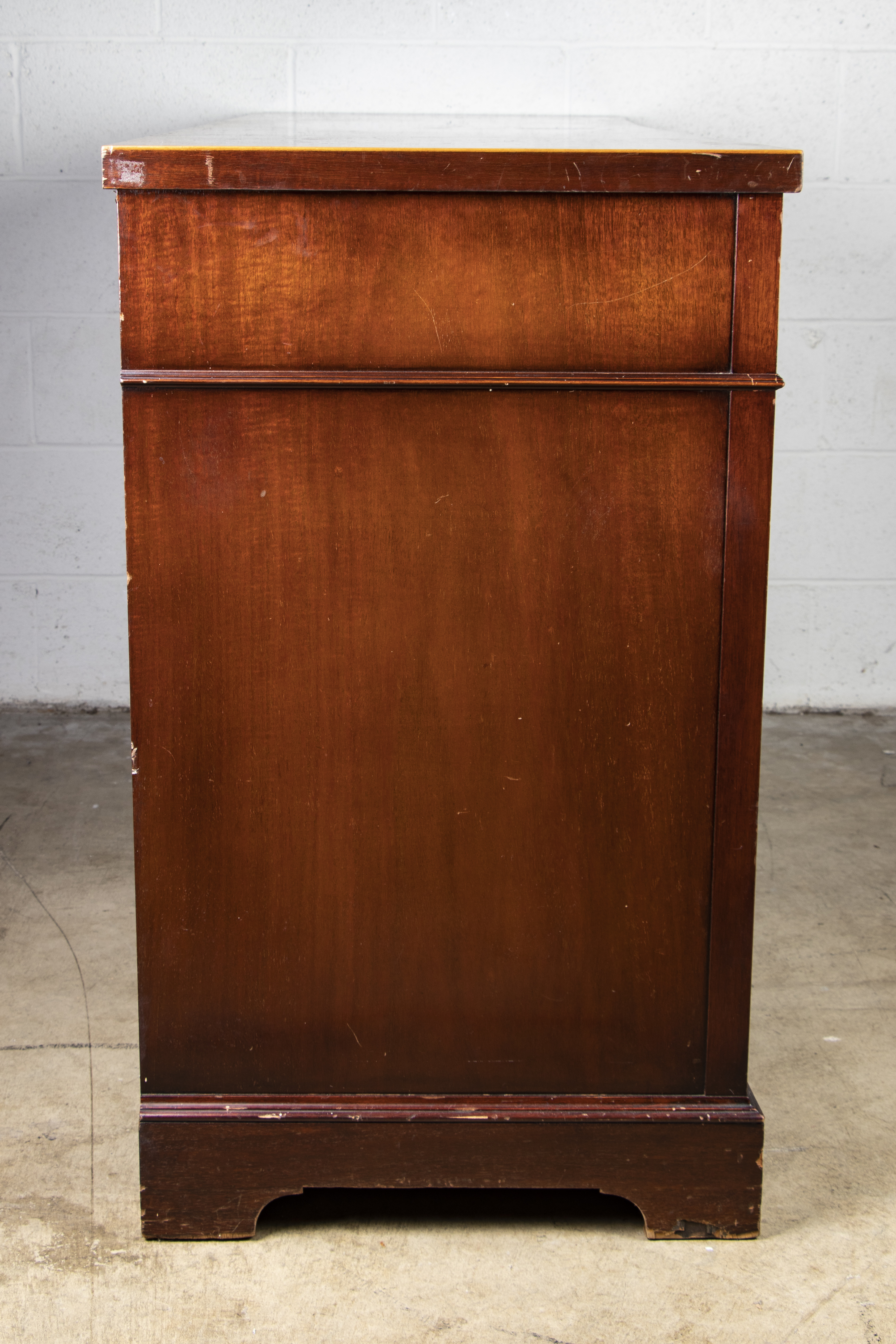 Berkey & Gay Federal Style Mahogany Buffet, Mid-20th Century