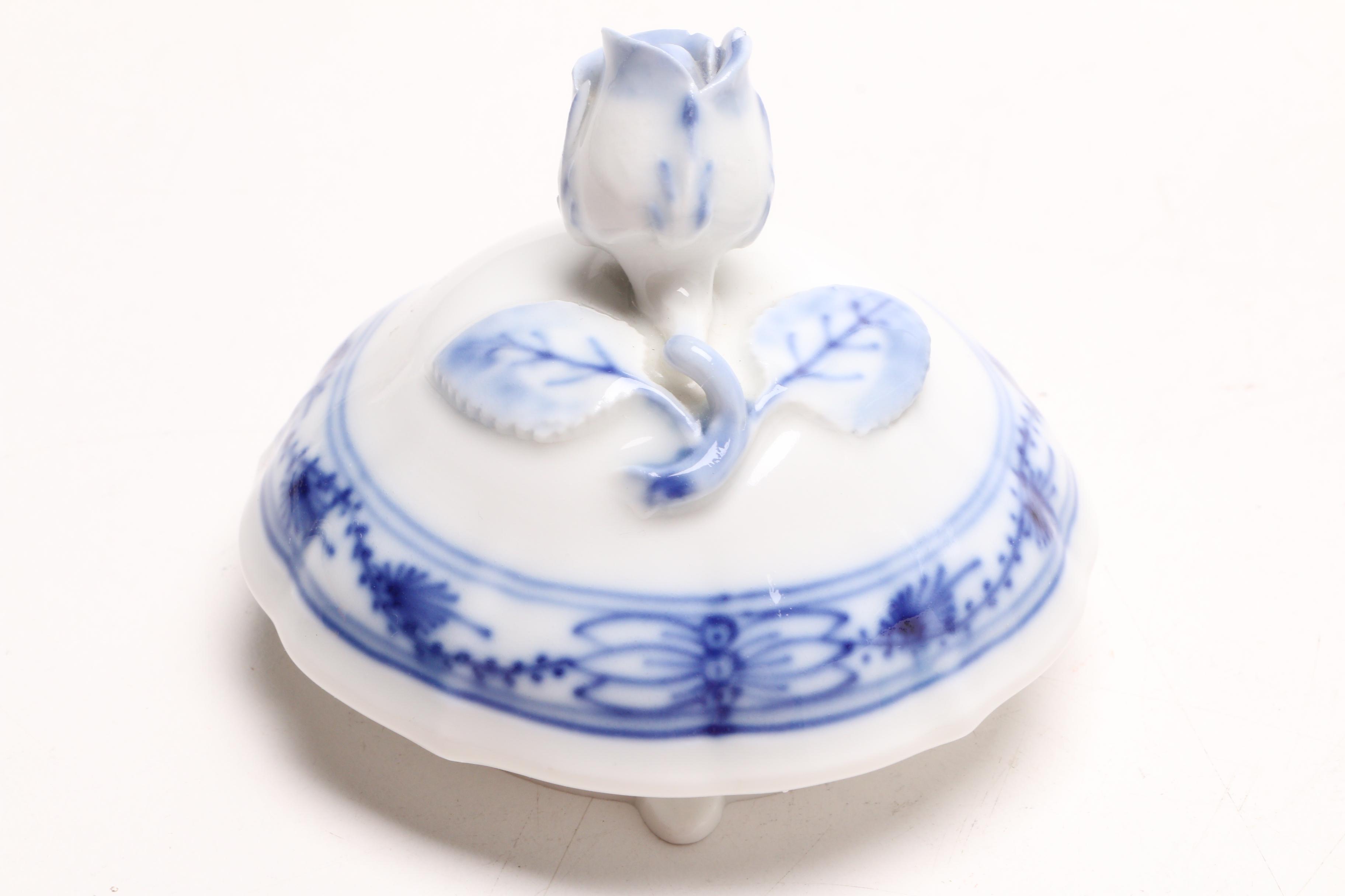 Meissen "Blue Onion" Porcelain Coffee Pot