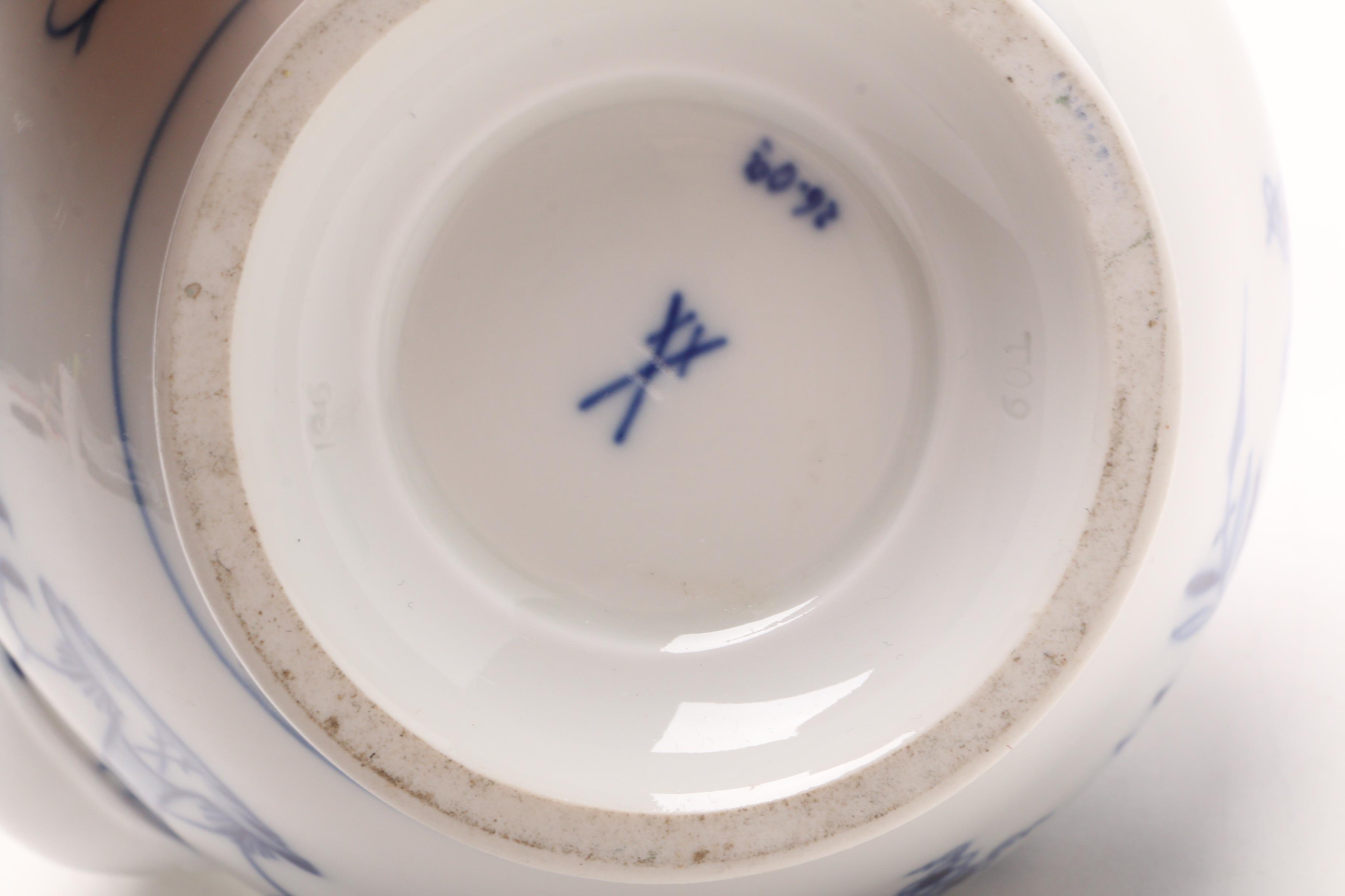 Meissen "Blue Onion" Porcelain Coffee Pot