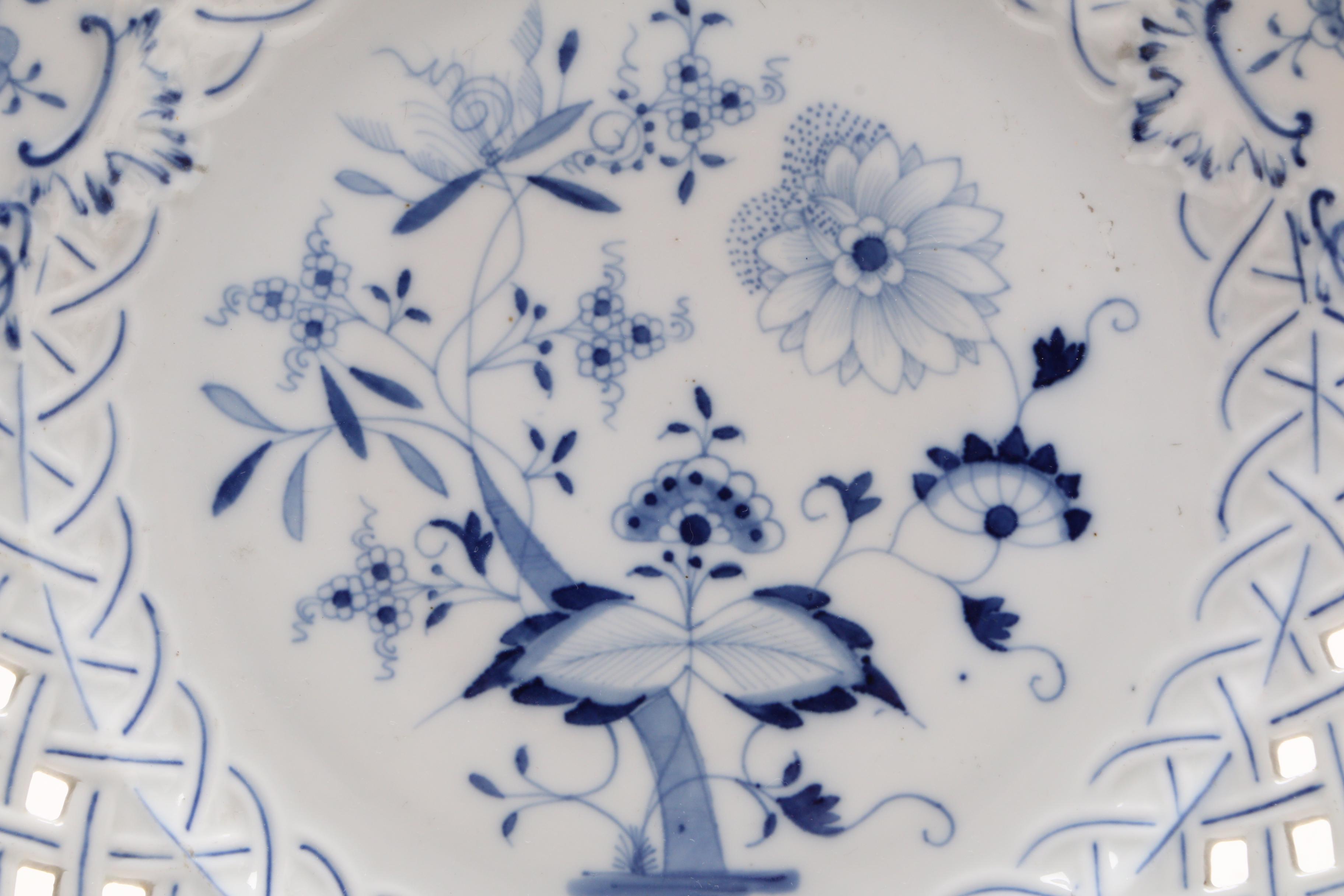 Carl Theichert Meissen Stove "Blue Onion" Porcelain Plate, Circa 1882-1929