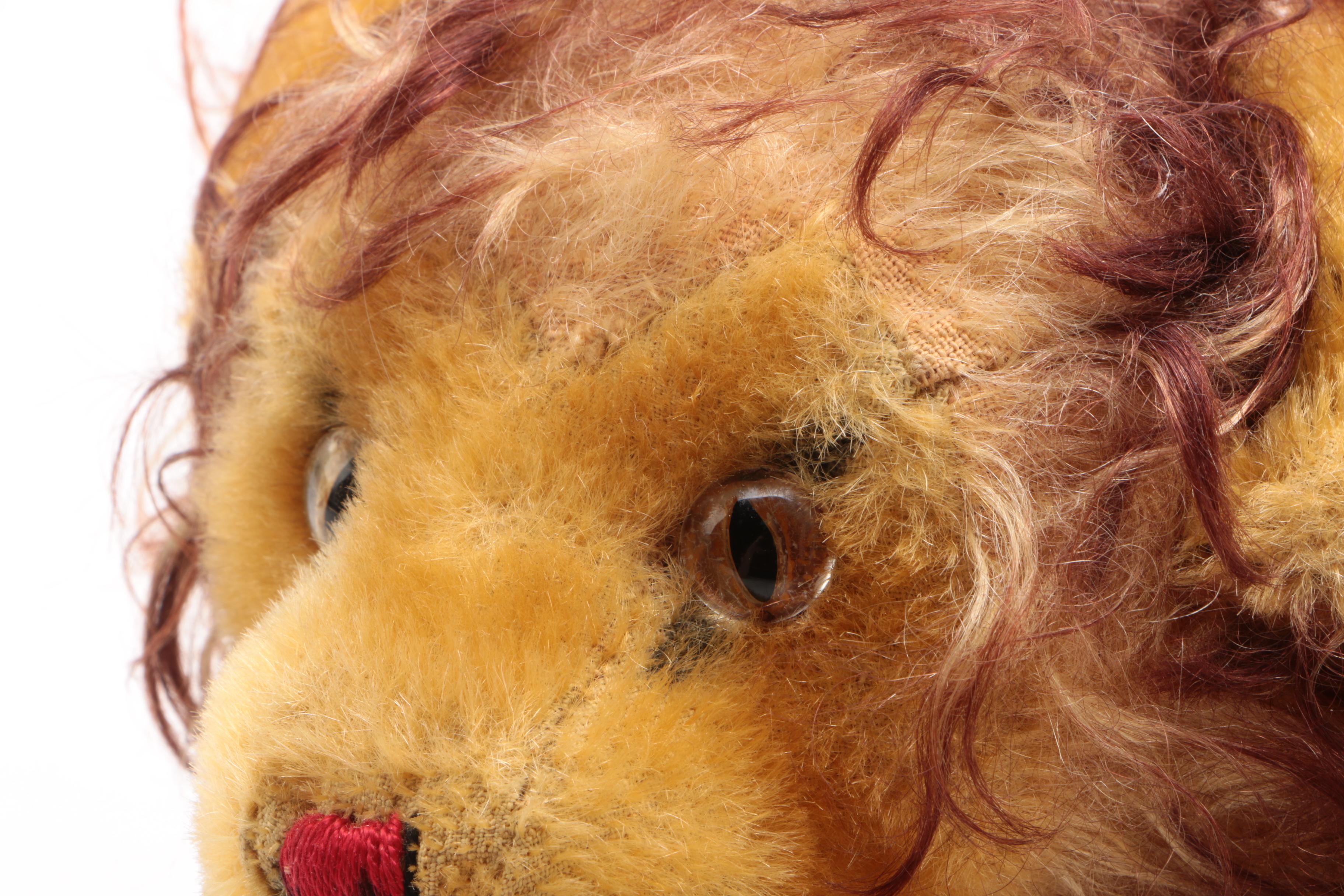 Vintage Stuffed Lion Toy with Articulated Head