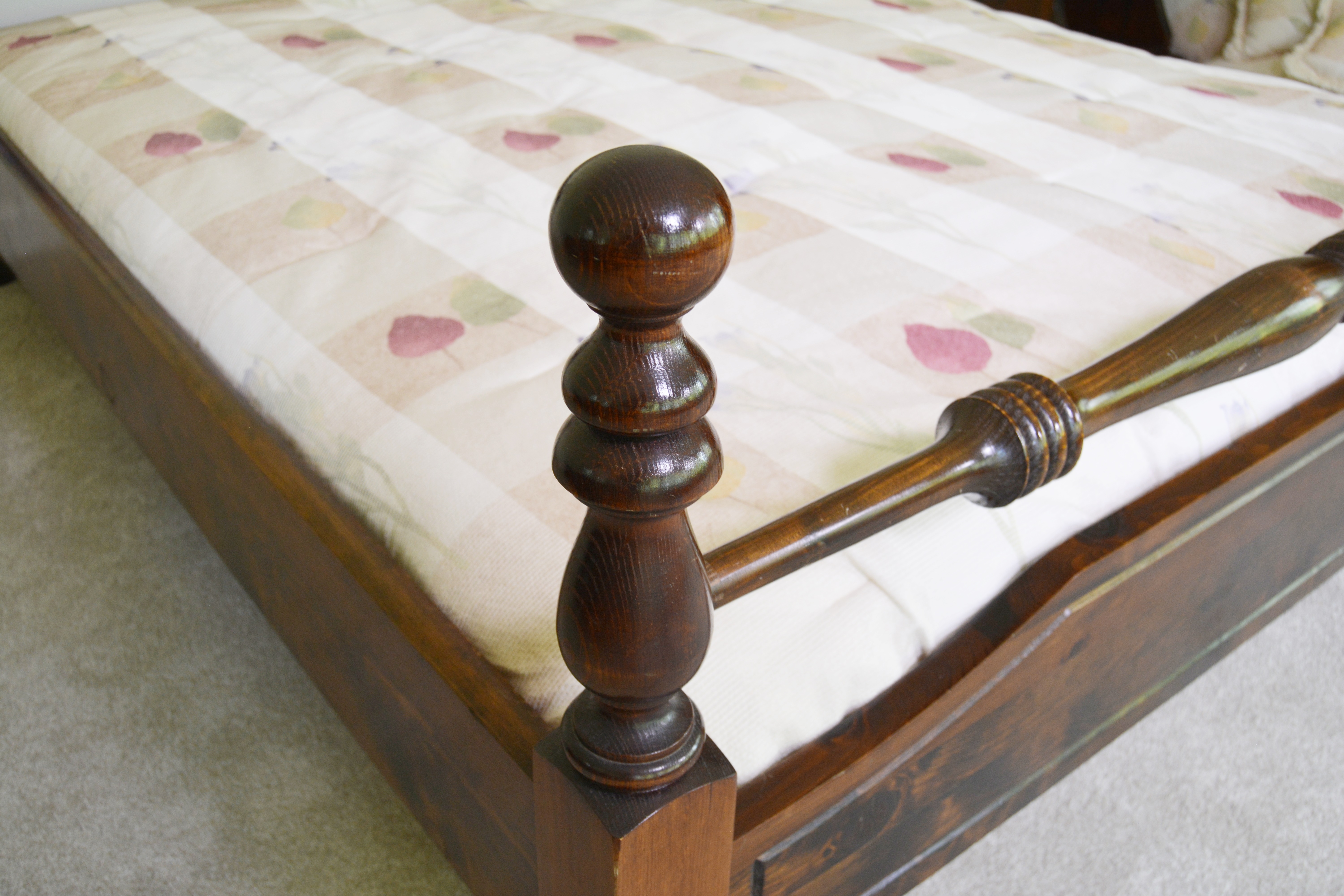 Federal Style Pine King Poster Bed Frame, Mid to Late 20th Century